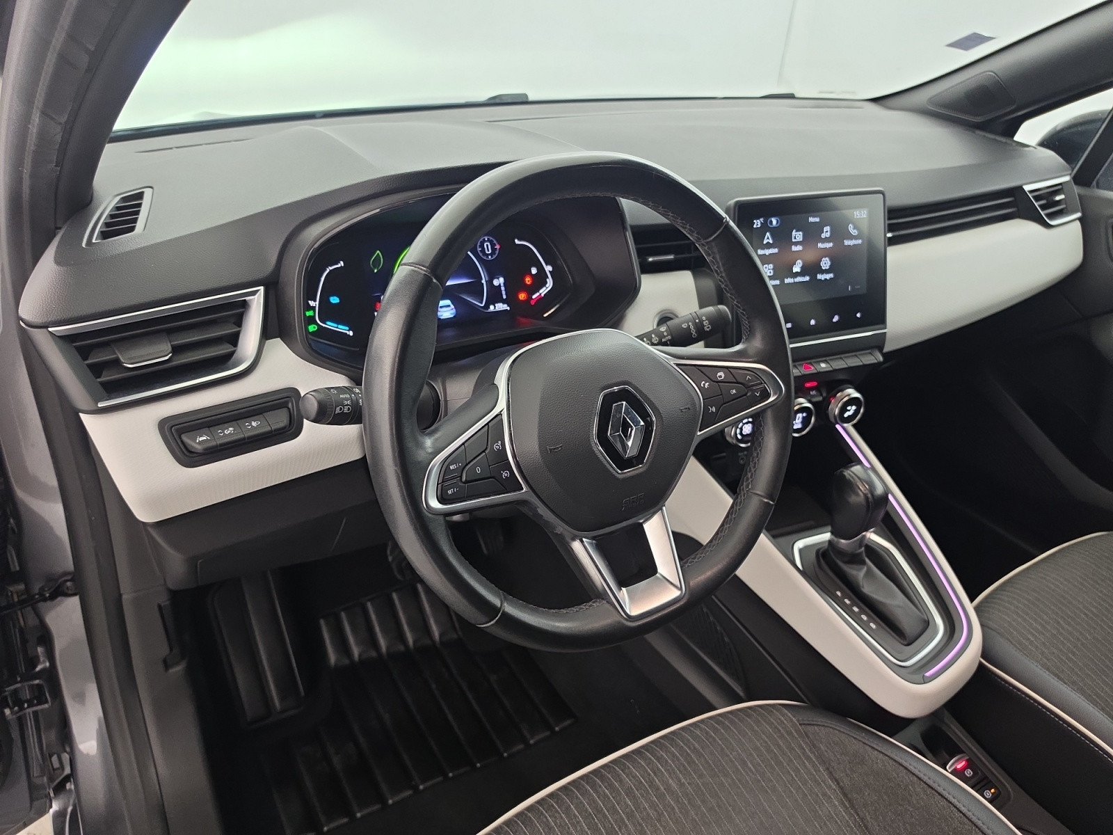 Vente en ligne Renault Clio 5 Clio E-Tech full hybrid 145 au prix de 16 490 €