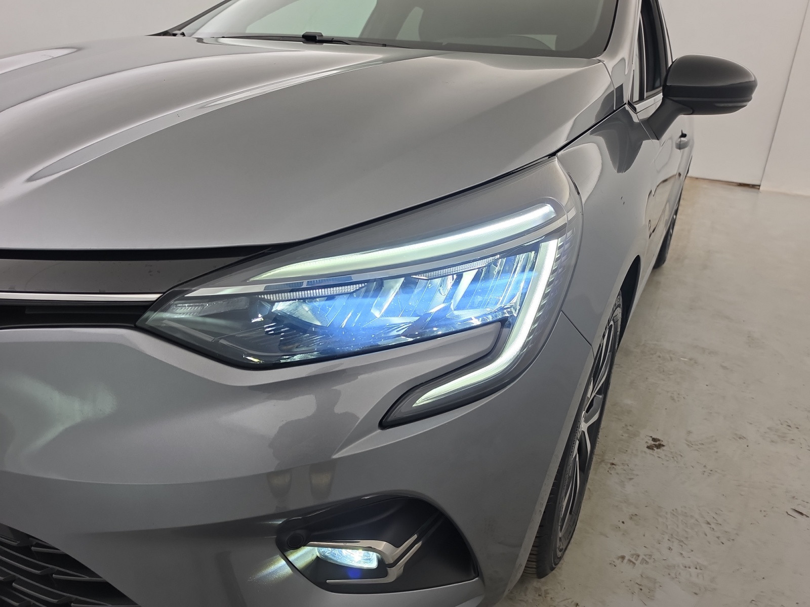 Vente en ligne Renault Clio 5 Clio E-Tech full hybrid 145 au prix de 16 490 €