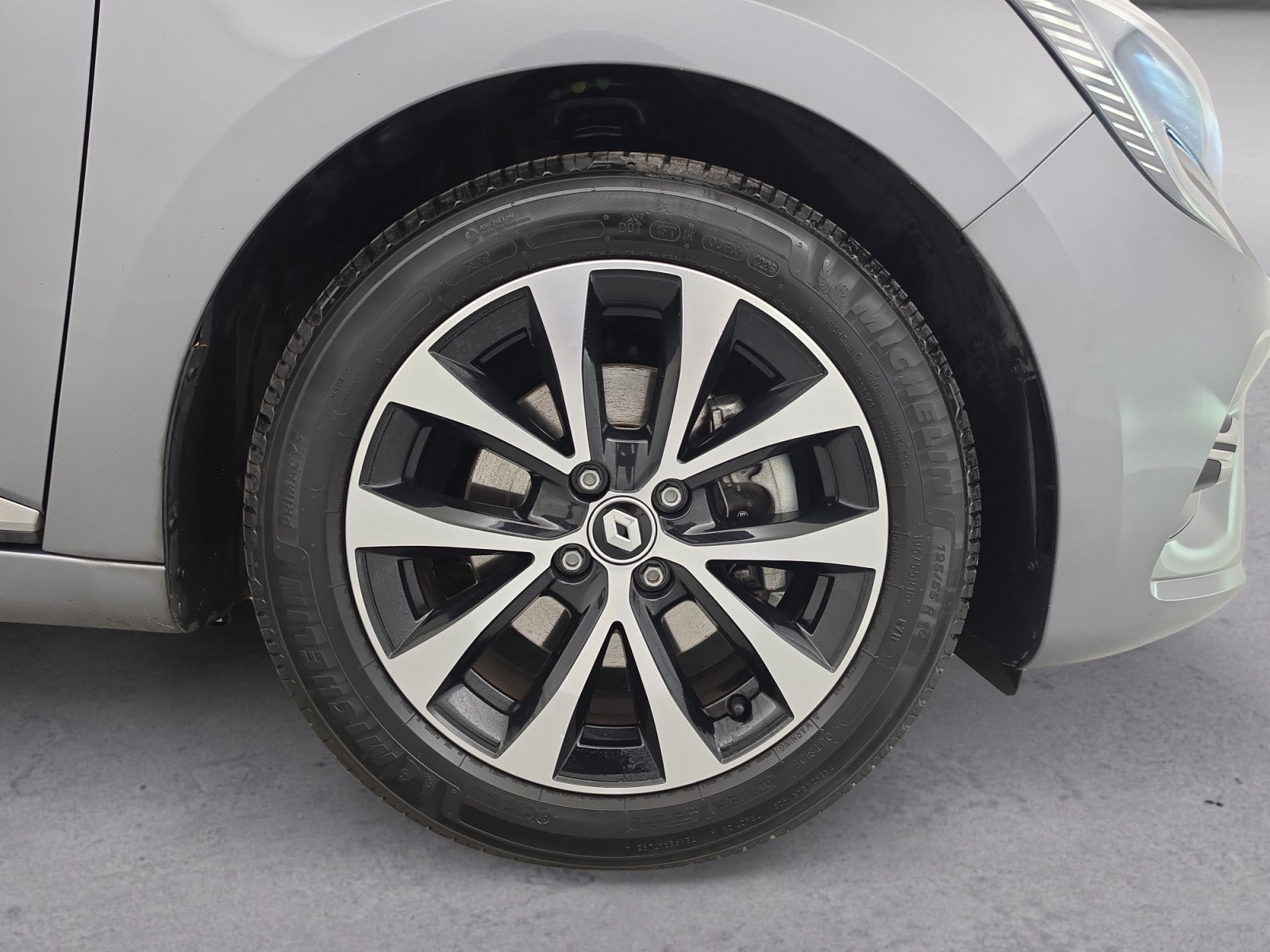 Vente en ligne Renault Clio 5 Clio E-Tech full hybrid 145 au prix de 16 490 €