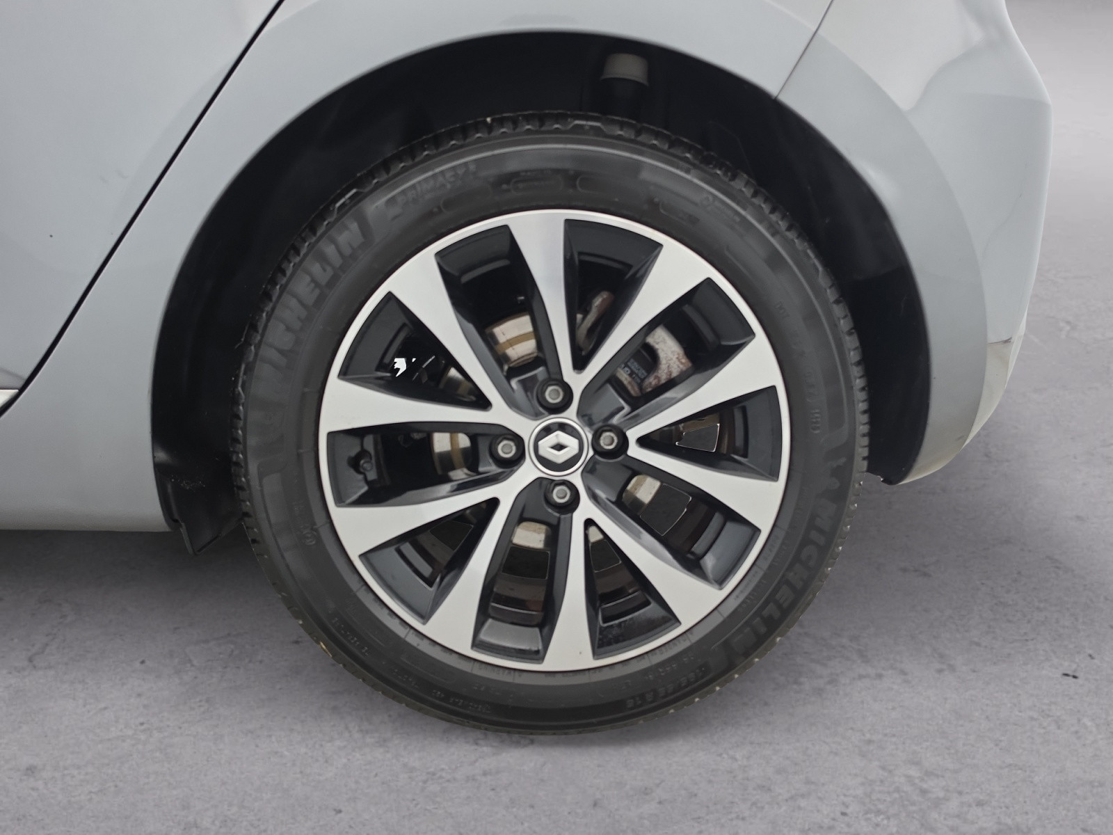 Vente en ligne Renault Clio 5 Clio E-Tech full hybrid 145 au prix de 16 490 €