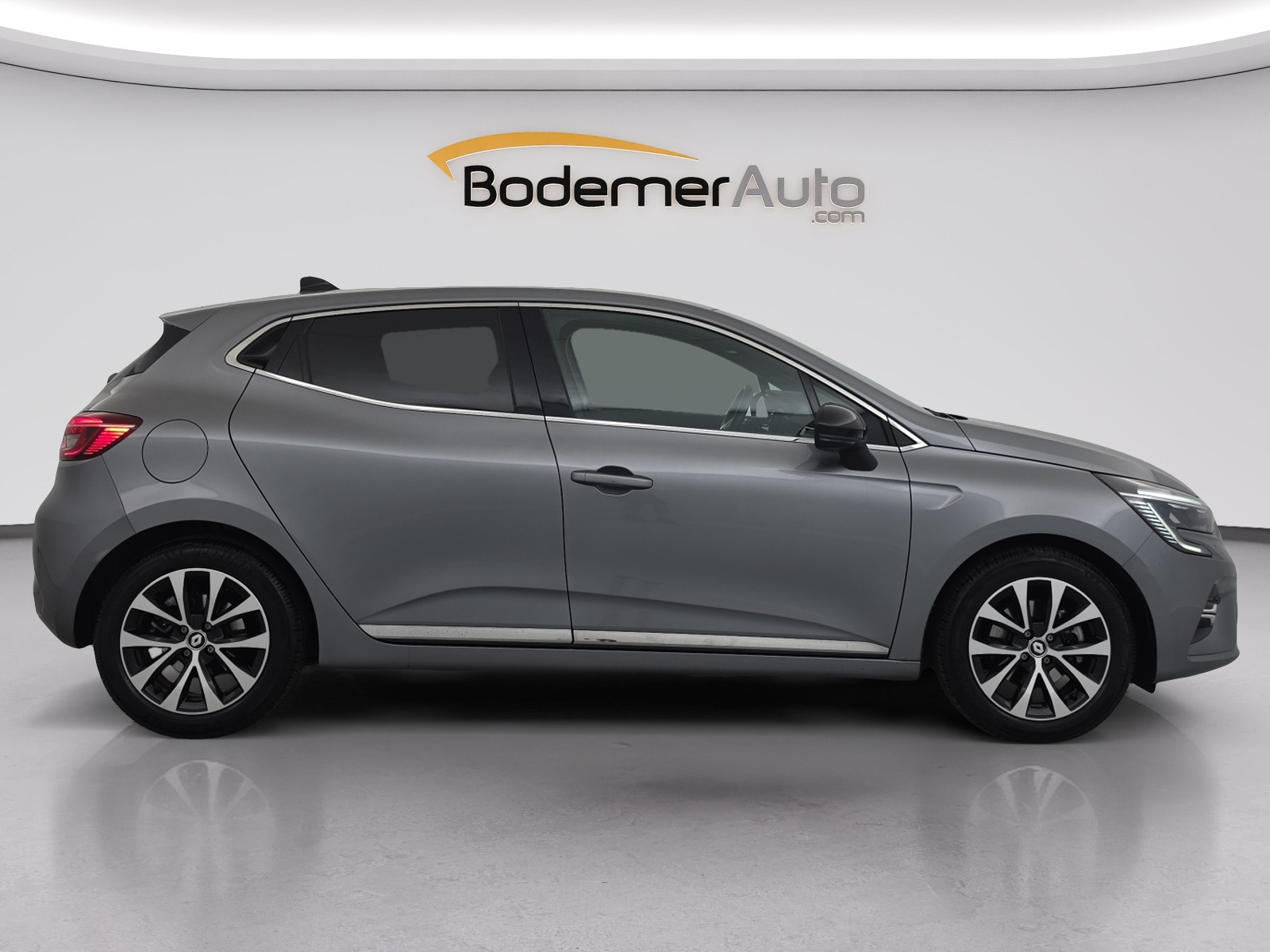 Vente en ligne Renault Clio 5 Clio E-Tech full hybrid 145 au prix de 16 490 €