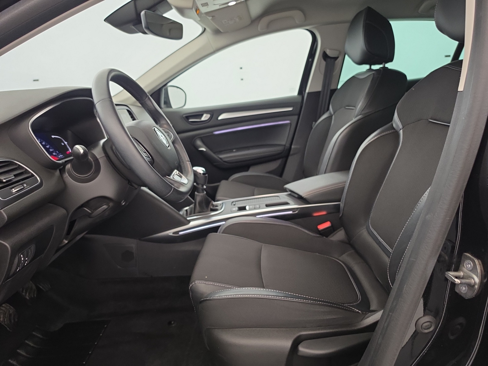 Vente en ligne Renault Megane 4  Blue dCi 115 au prix de 19 990 €