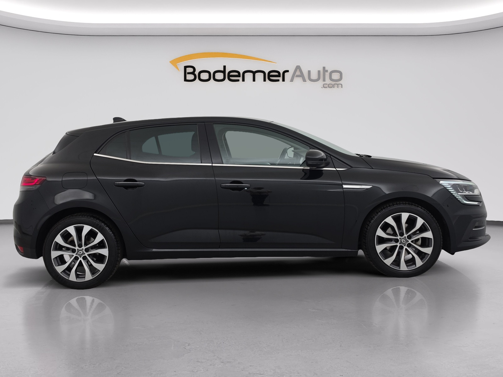 Vente en ligne Renault Megane 4  Blue dCi 115 au prix de 19 990 €