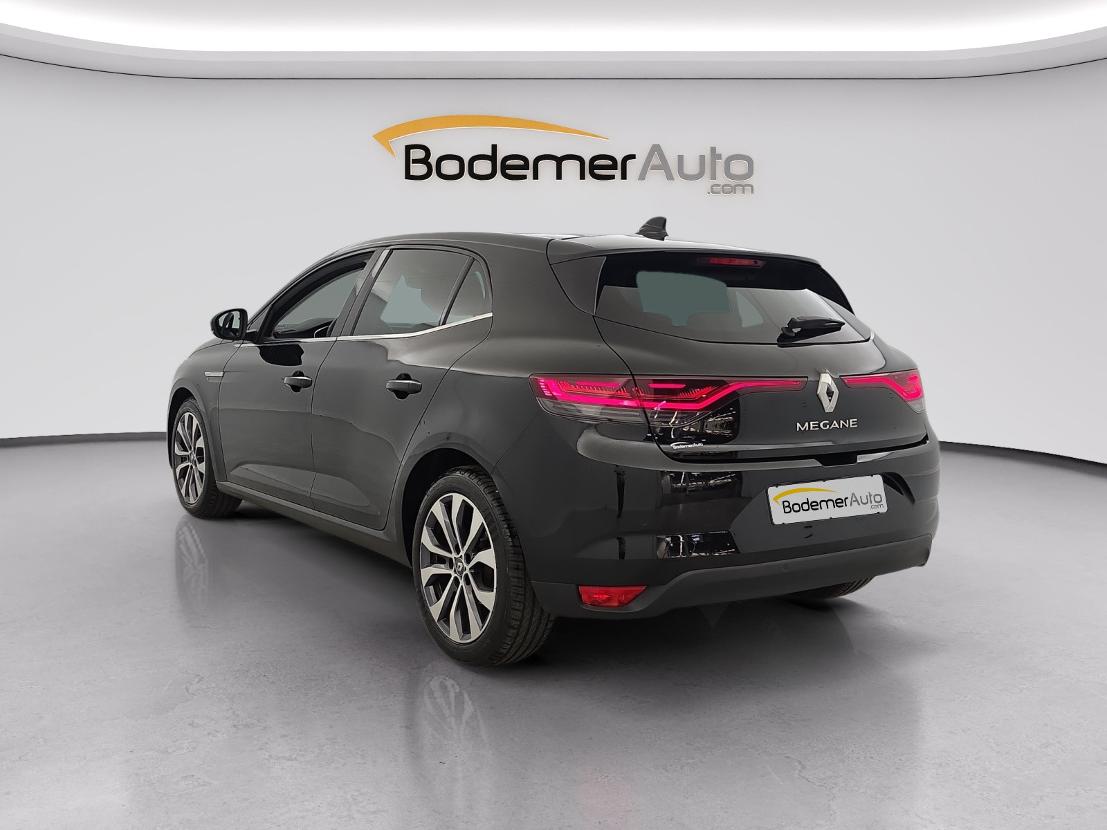 Vente en ligne Renault Megane 4  Blue dCi 115 au prix de 19 990 €