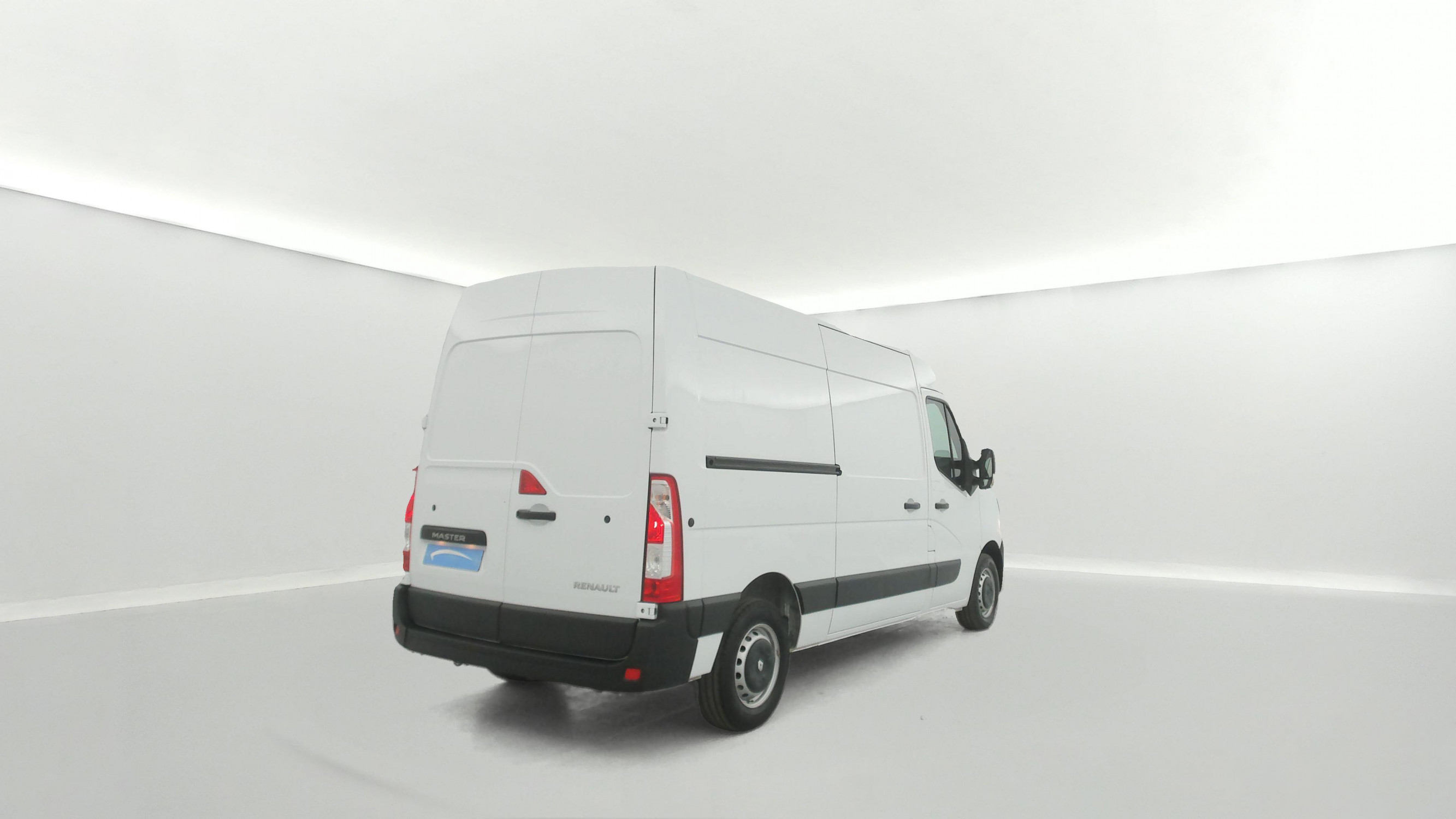 Vente en ligne Renault Master Fourgon MASTER FGN TRAC F3500 L2H2 BLUE DCI 135 au prix de 22 990 €