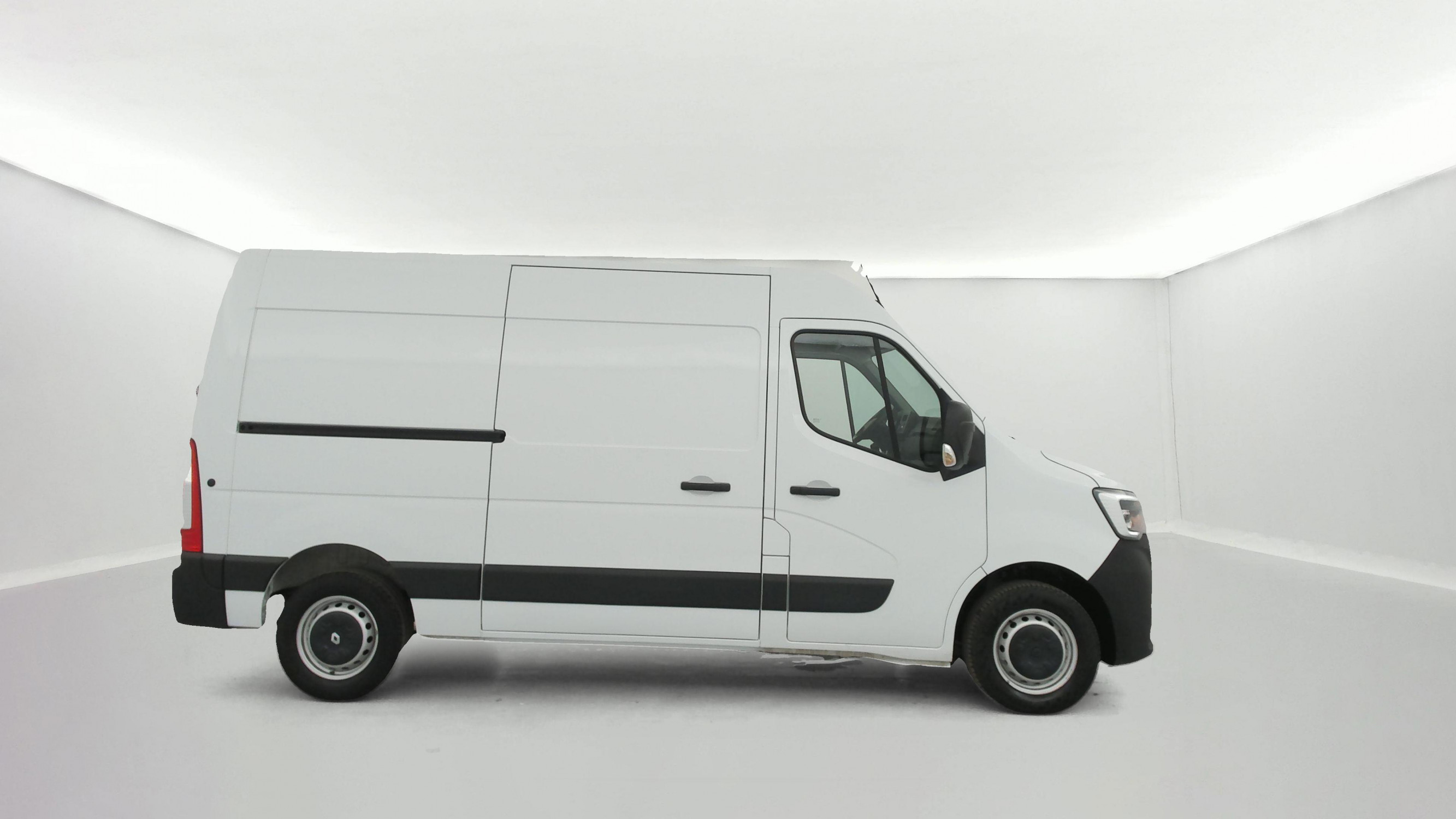 Vente en ligne Renault Master Fourgon MASTER FGN TRAC F3500 L2H2 BLUE DCI 135 au prix de 22 990 €