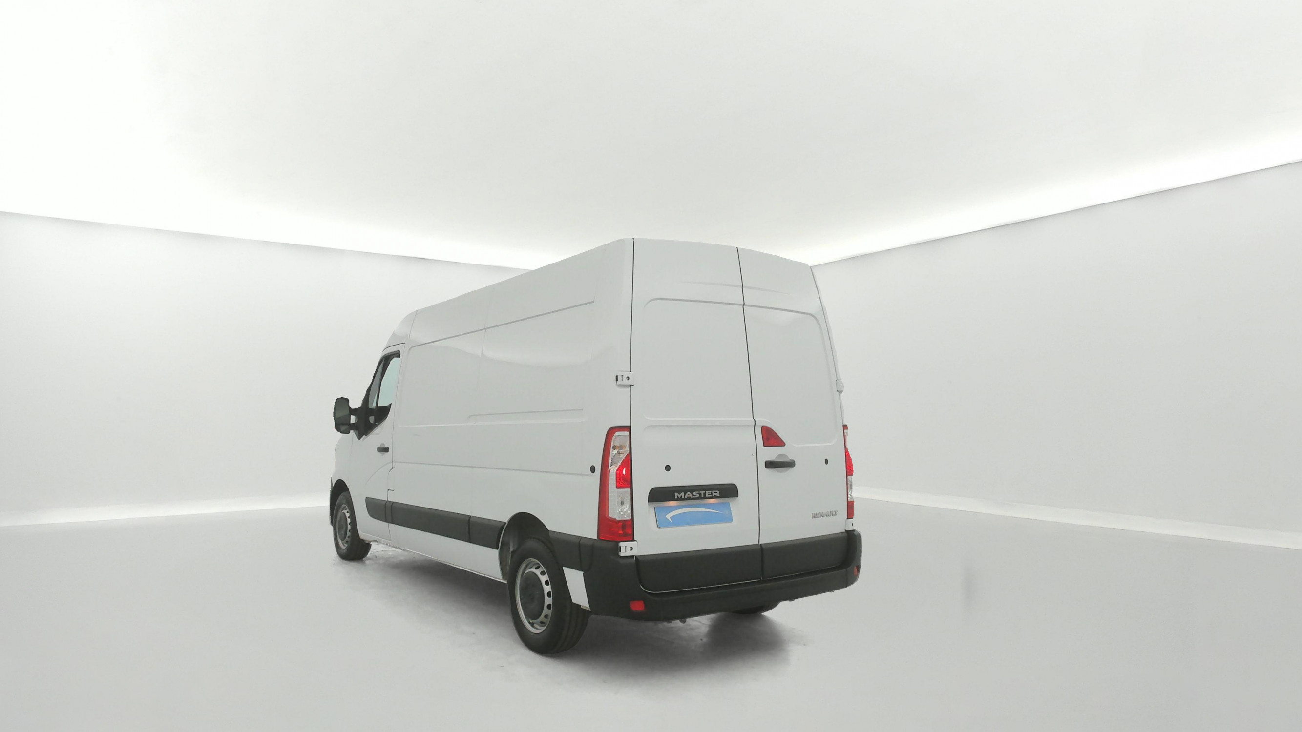 Vente en ligne Renault Master Fourgon MASTER FGN TRAC F3500 L2H2 BLUE DCI 135 au prix de 22 990 €