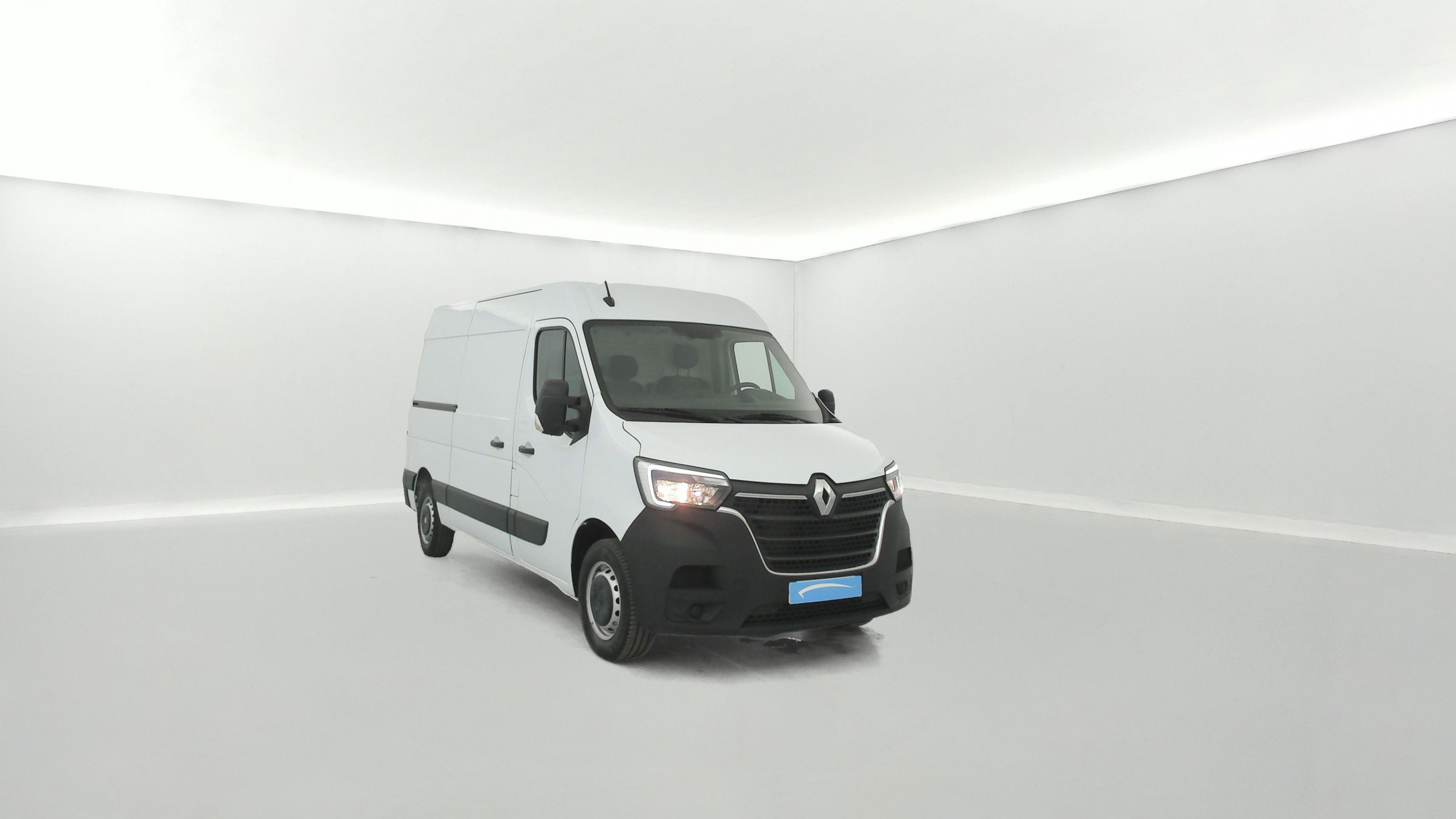 Vente en ligne Renault Master Fourgon MASTER FGN TRAC F3500 L2H2 BLUE DCI 135 au prix de 22 990 €