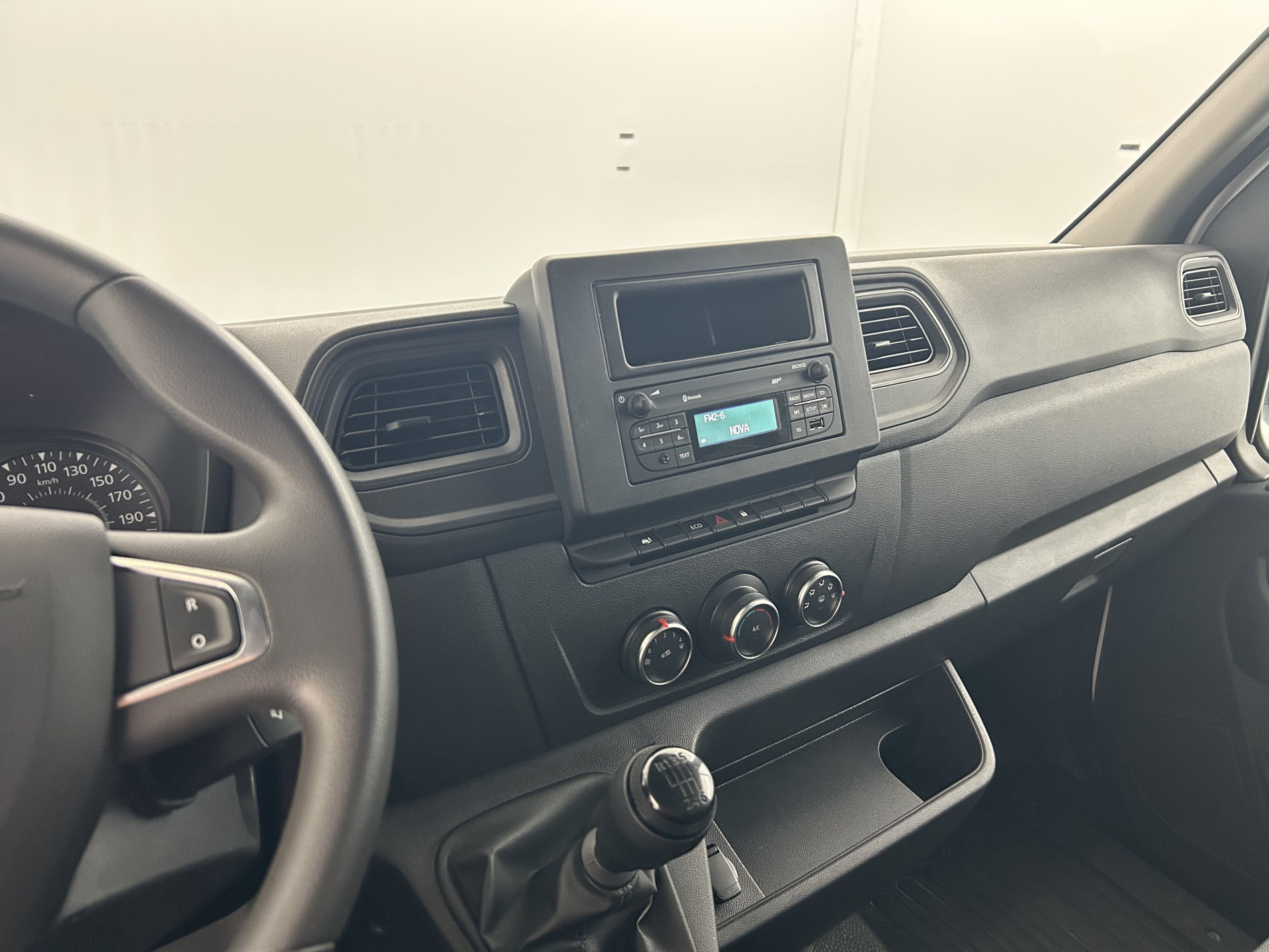 Vente en ligne Renault Master Fourgon MASTER FGN TRAC F3500 L2H2 BLUE DCI 135 au prix de 22 990 €