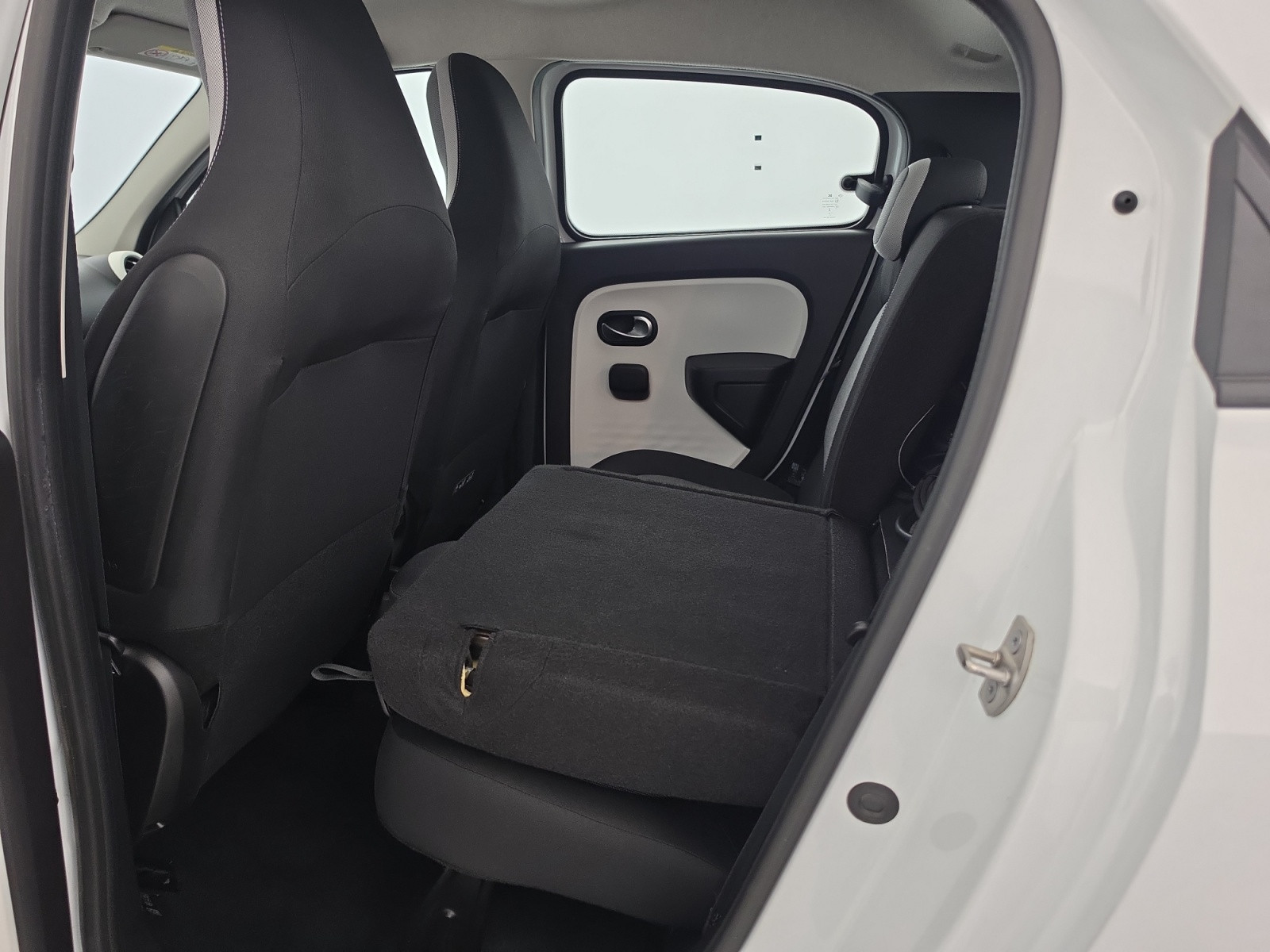 Vente en ligne Renault Twingo Electrique Twingo III E-Tech au prix de 13 290 €