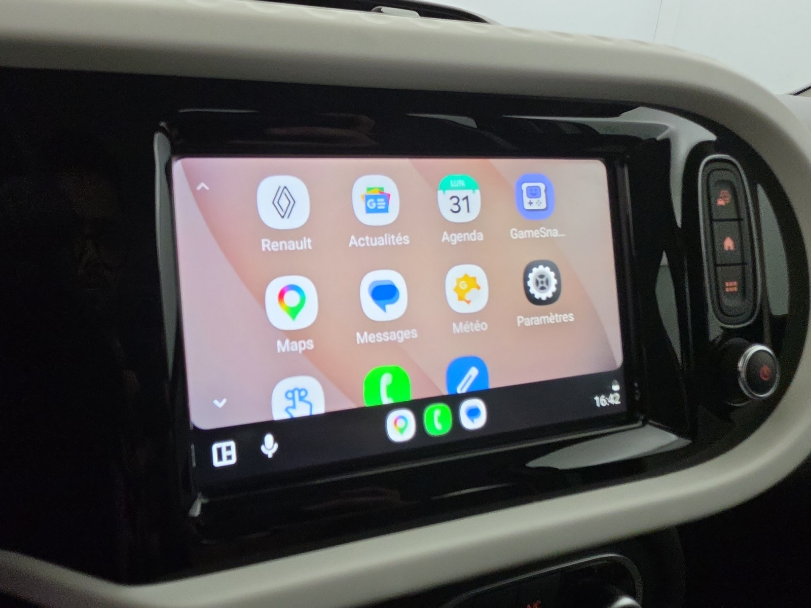 Vente en ligne Renault Twingo Electrique Twingo III E-Tech au prix de 13 290 €