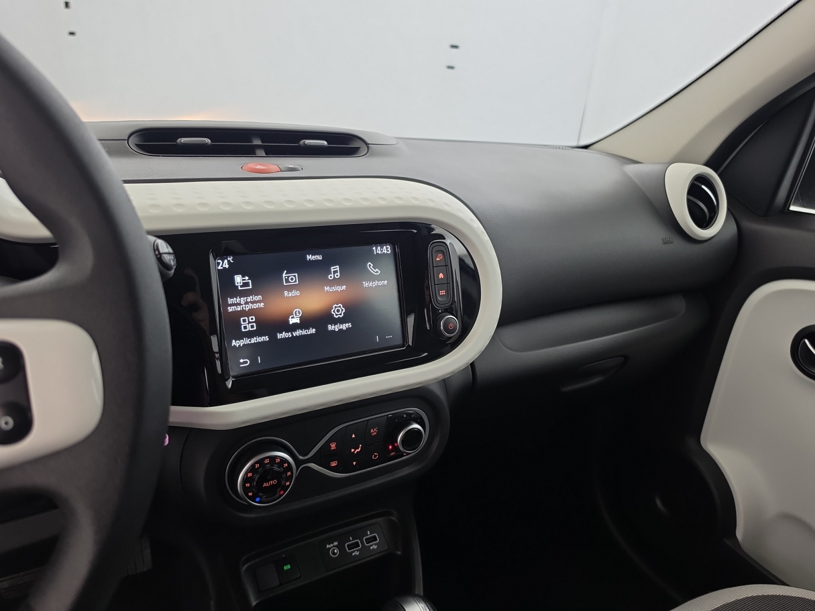 Vente en ligne Renault Twingo Electrique Twingo III E-Tech au prix de 13 290 €