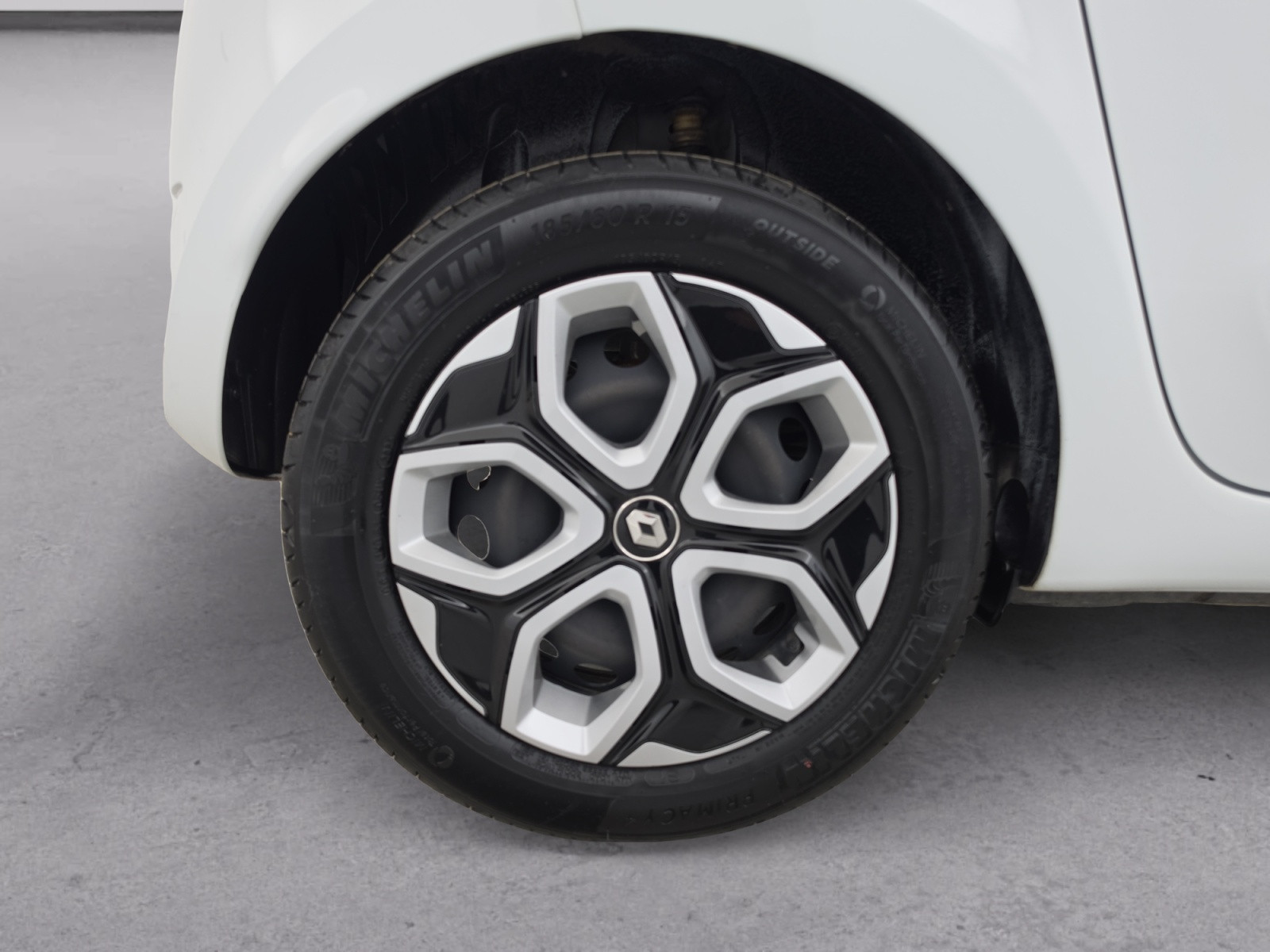 Vente en ligne Renault Twingo Electrique Twingo III E-Tech au prix de 13 290 €