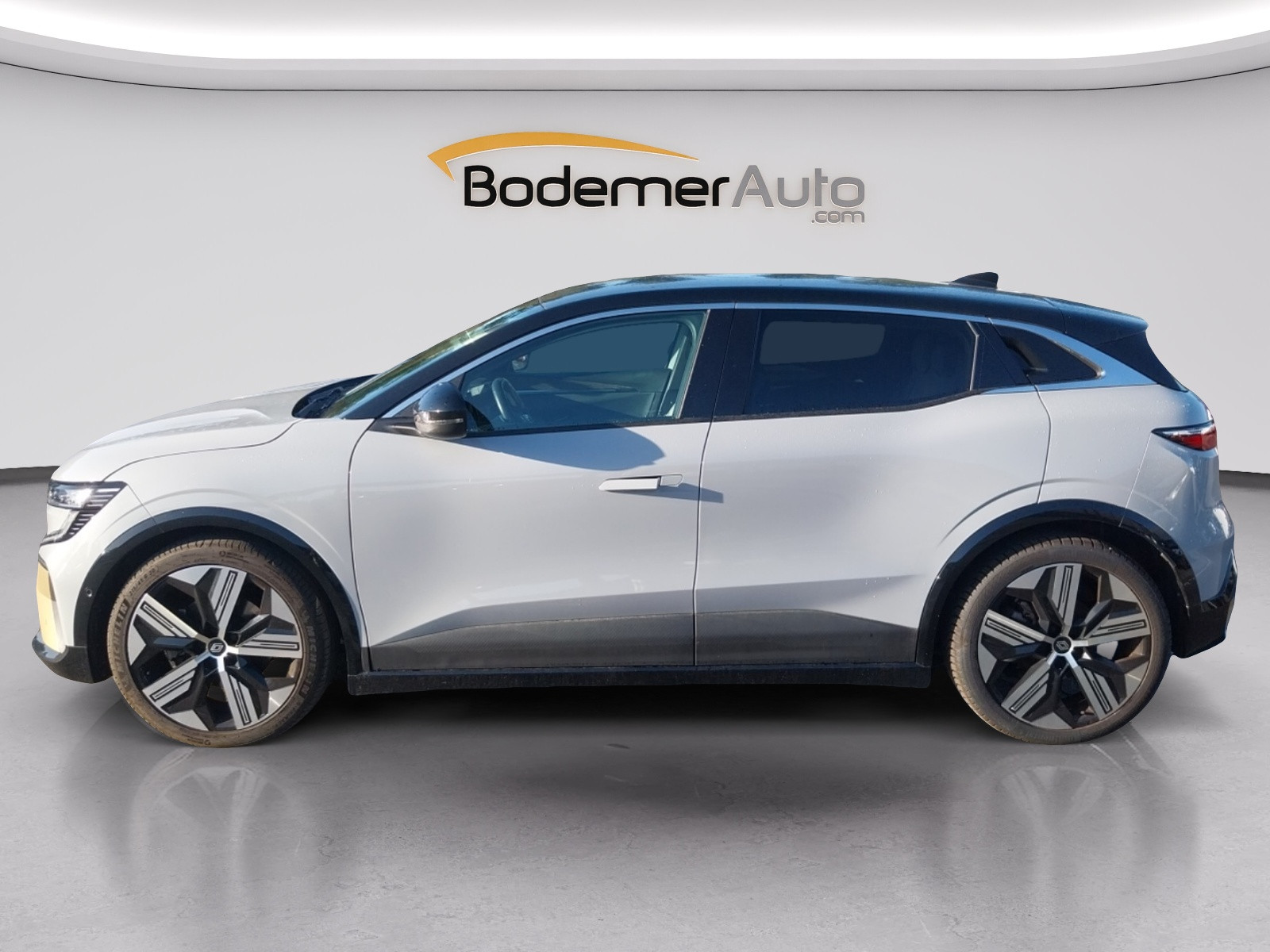 Vente en ligne Renault Megane E-Tech  EV60 220 ch super charge au prix de 26 990 €