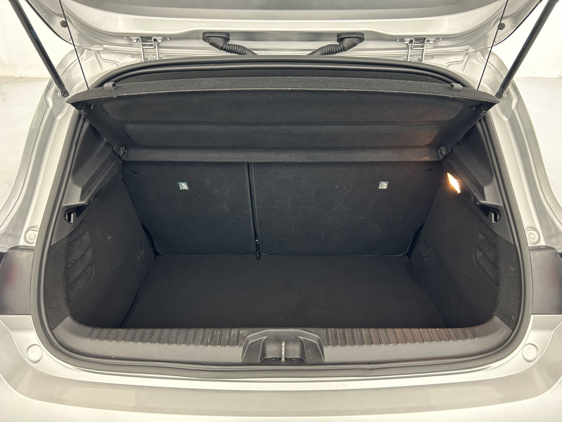 Vente en ligne Renault Clio 5 Clio E-Tech 140 - 21N au prix de 16 790 €