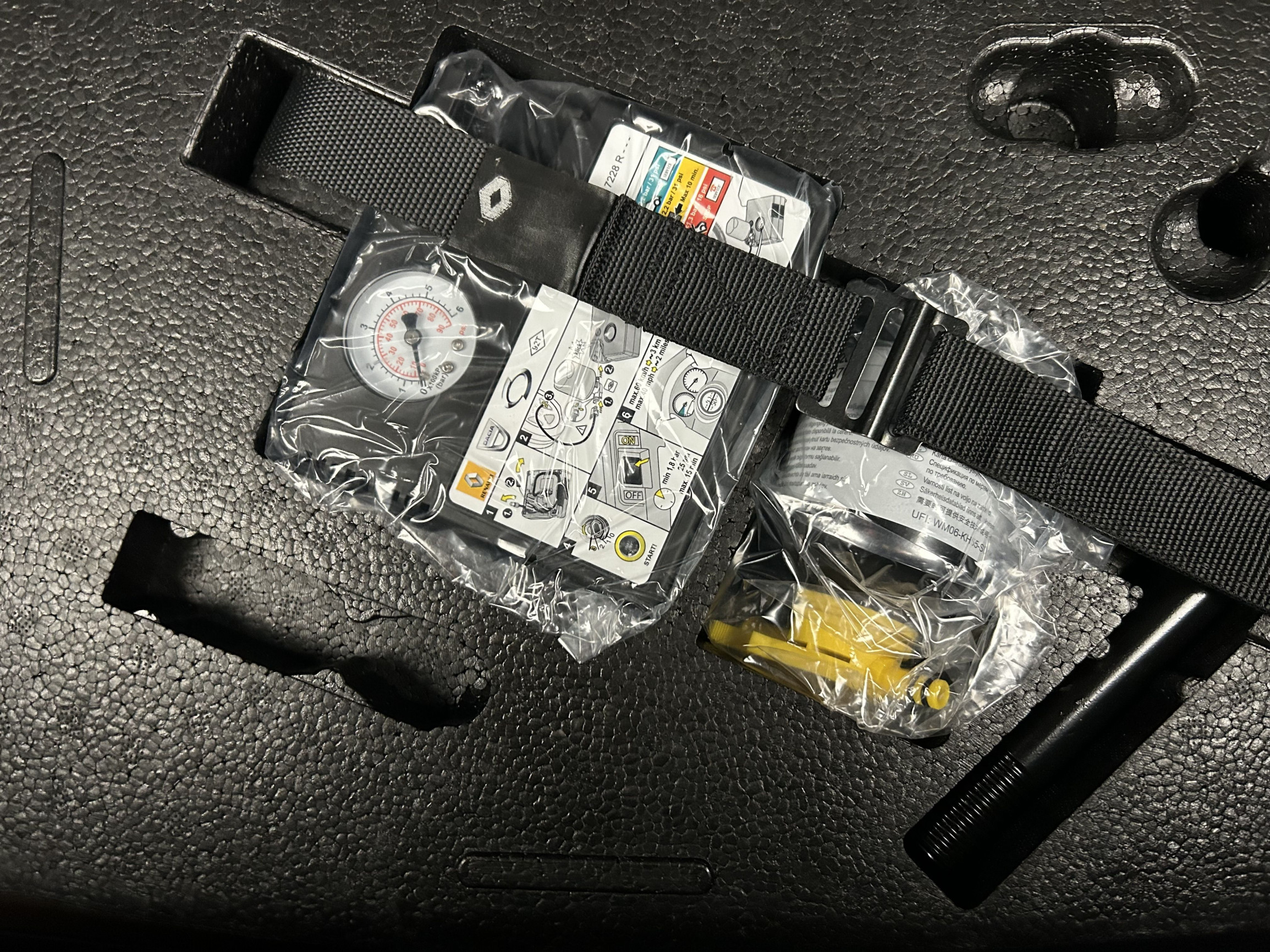 Vente en ligne Renault Clio 5 Clio E-Tech 140 - 21N au prix de 16 790 €