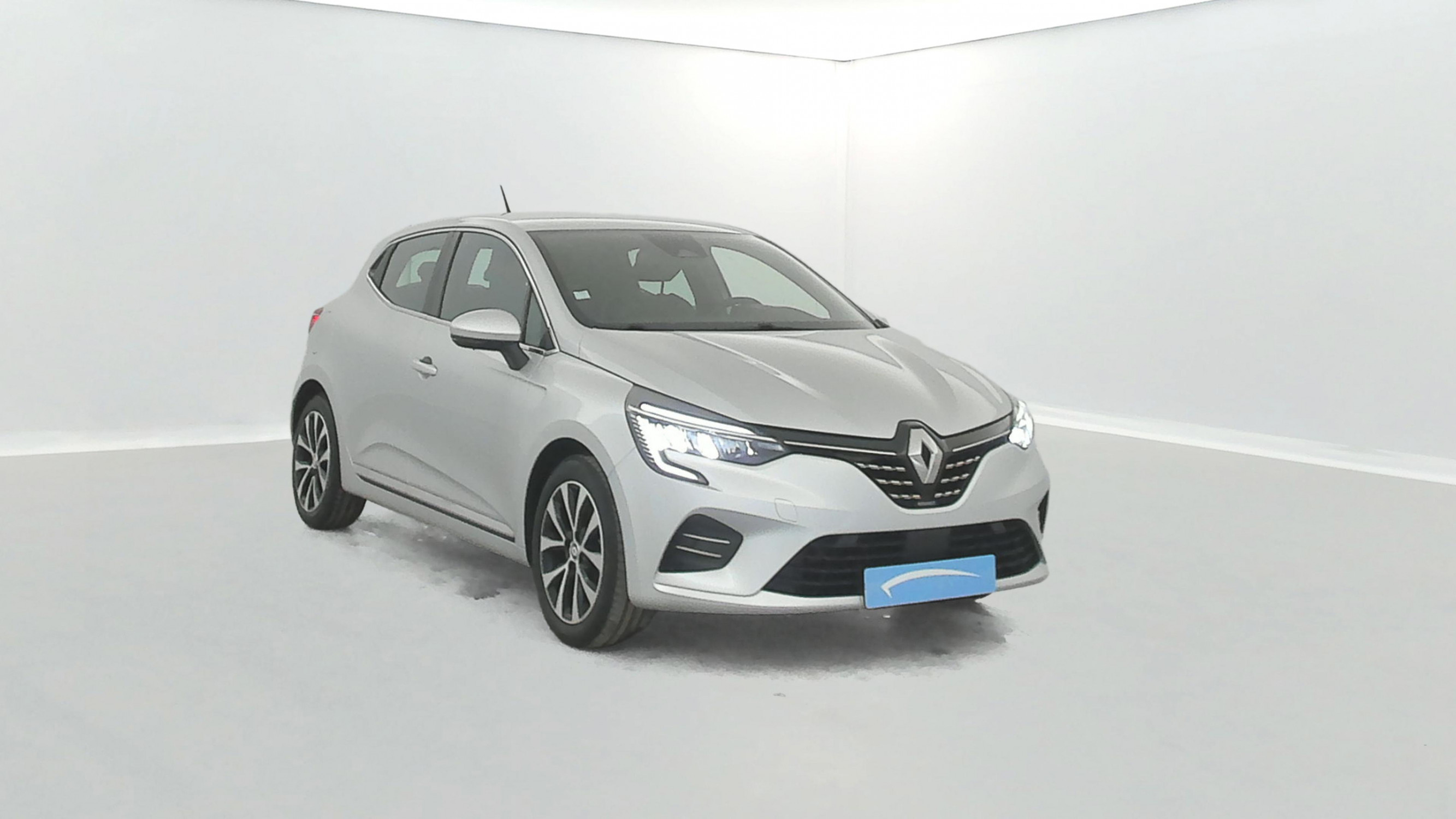 Vente en ligne Renault Clio 5 Clio E-Tech 140 - 21N au prix de 16 790 €