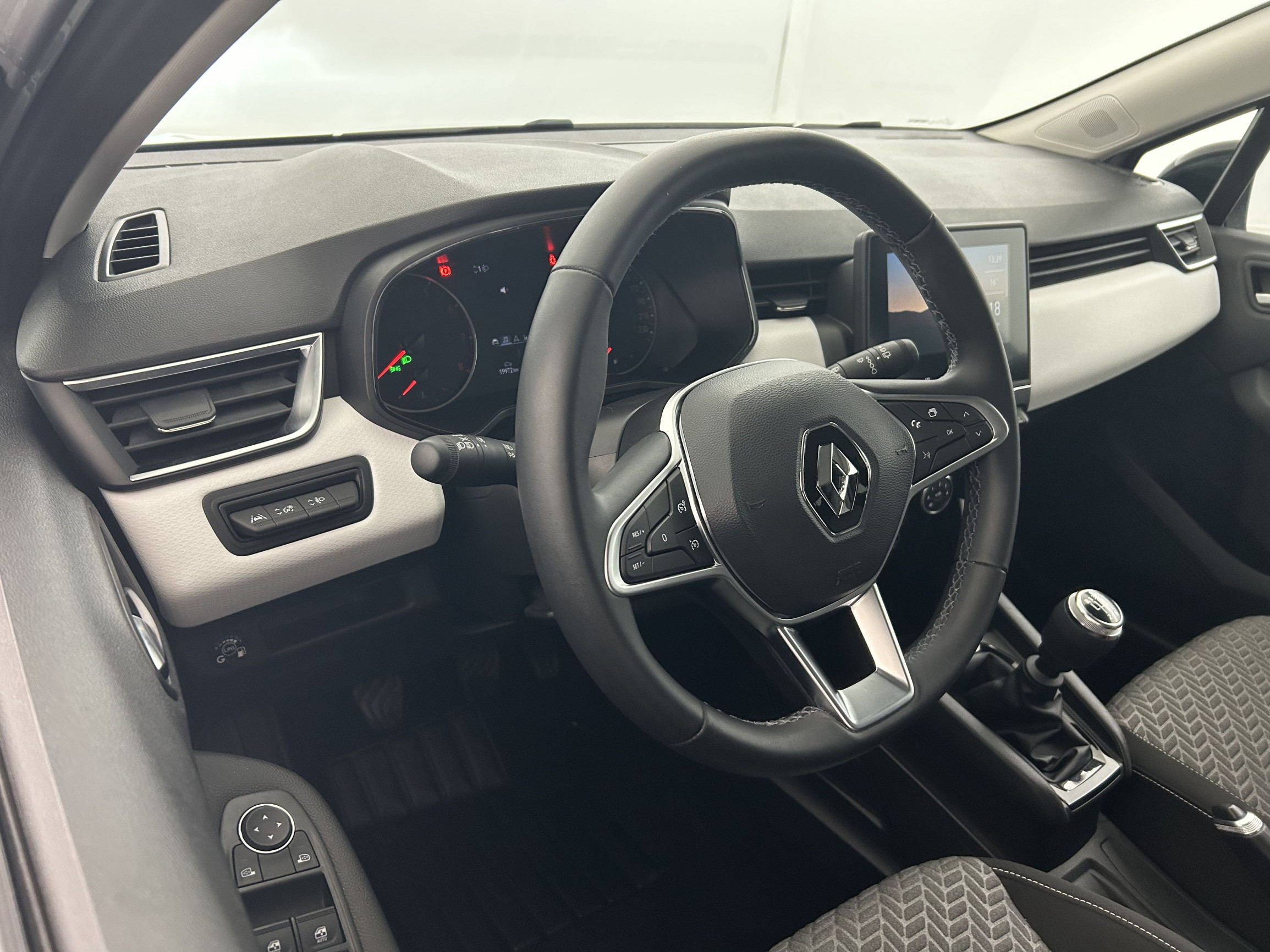 Vente en ligne Renault Clio 5 Clio TCe 100 GPL au prix de 14 890 €