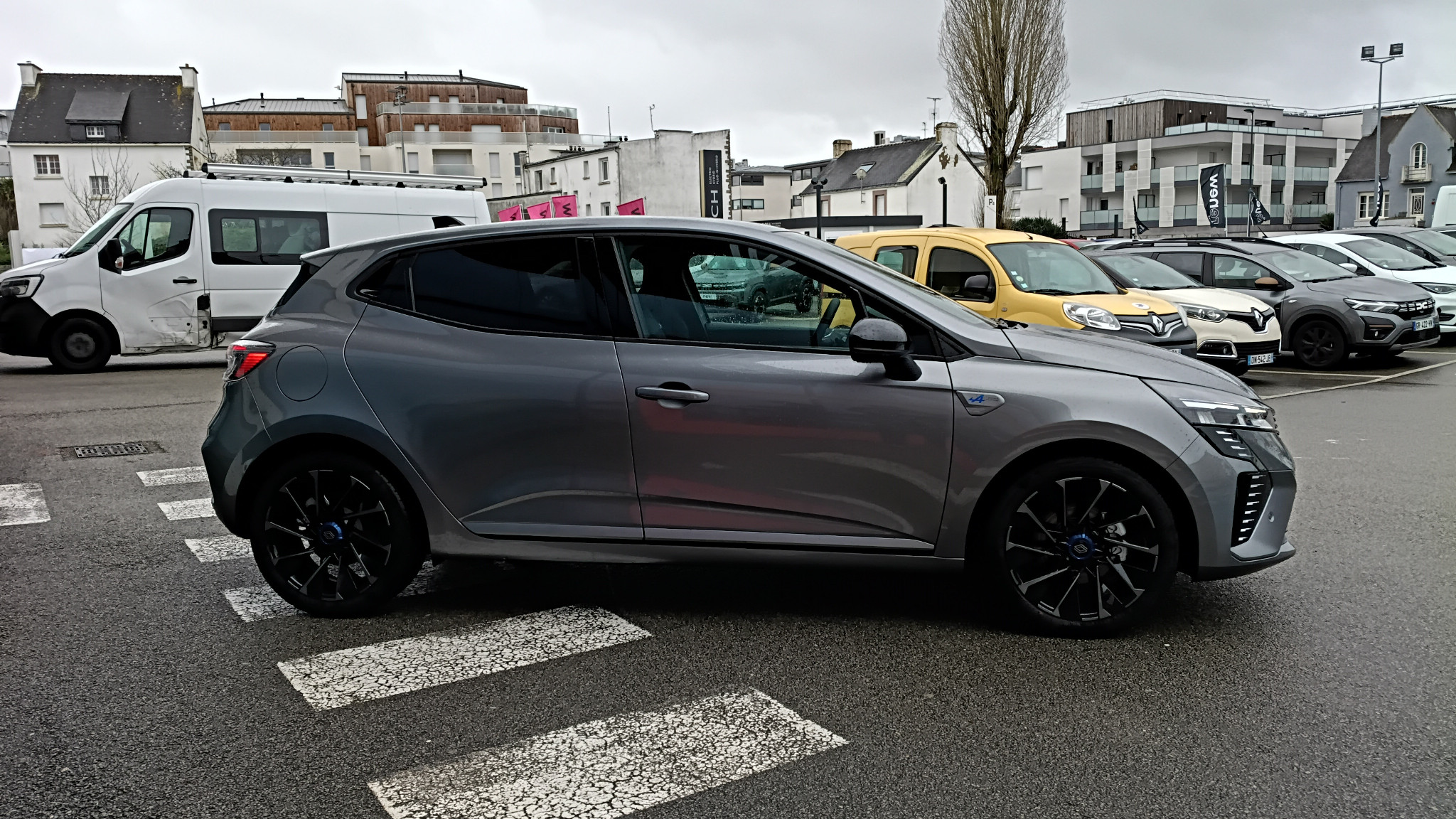 Vente en ligne Renault Clio 5 Clio E-Tech full hybrid 145 ch GSR2 au prix de 29 250 €