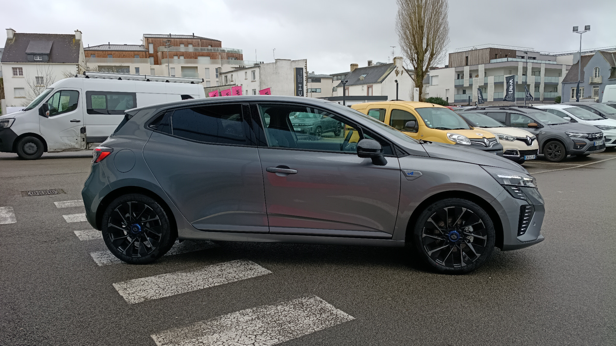 Vente en ligne Renault Clio 5 Clio E-Tech full hybrid 145 ch GSR2 au prix de 29 250 €