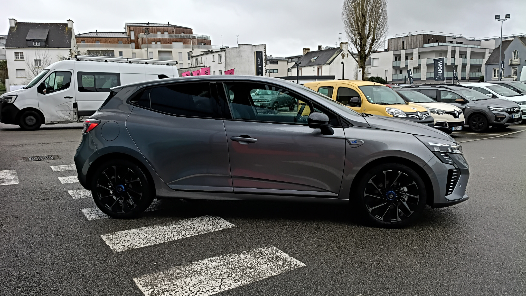 Vente en ligne Renault Clio 5 Clio E-Tech full hybrid 145 ch GSR2 au prix de 29 250 €