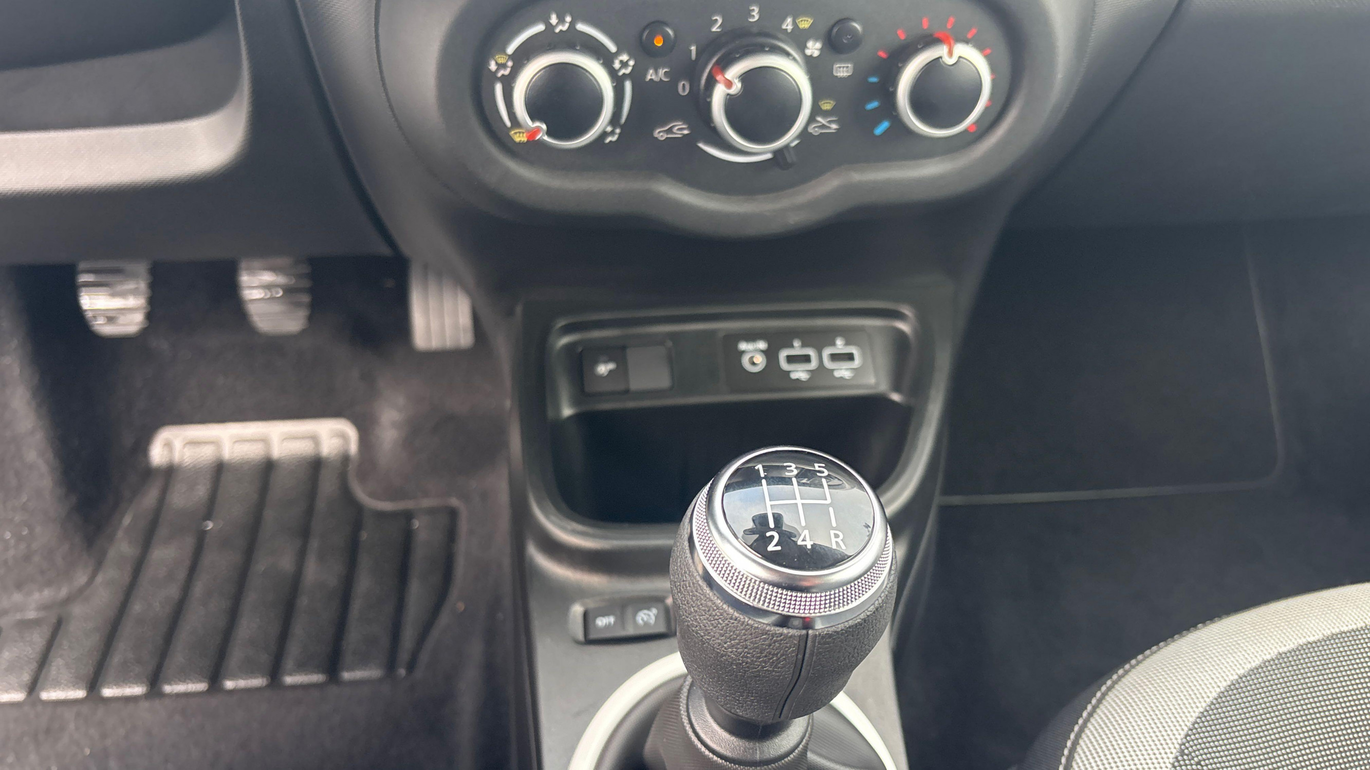 Vente en ligne Renault Twingo 3  SCe 65 - 21 au prix de 12 490 €