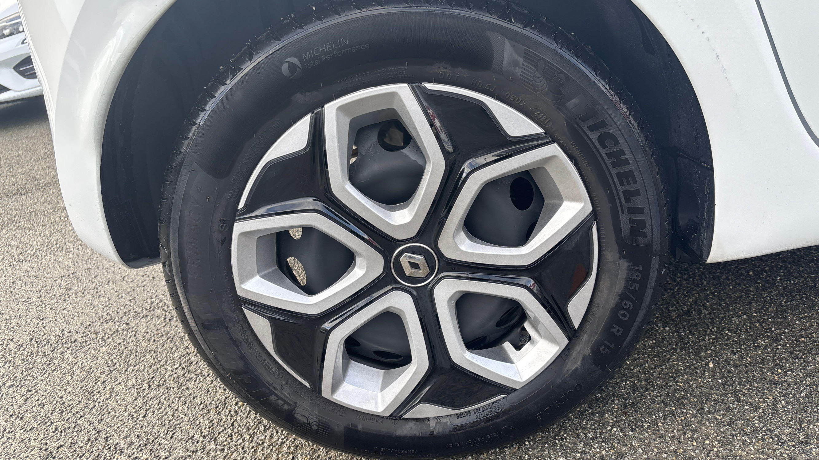 Vente en ligne Renault Twingo 3  SCe 65 - 21 au prix de 12 490 €