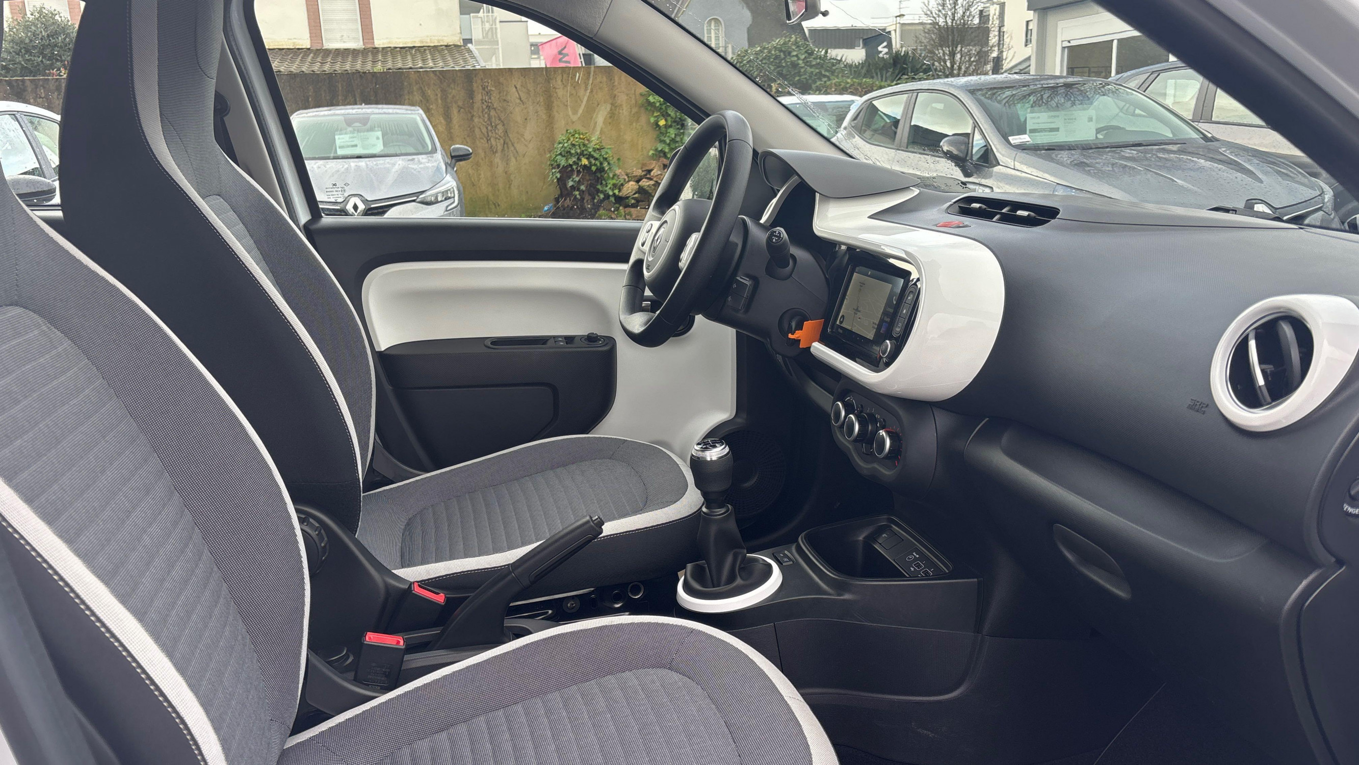 Vente en ligne Renault Twingo 3  SCe 65 - 21 au prix de 12 490 €