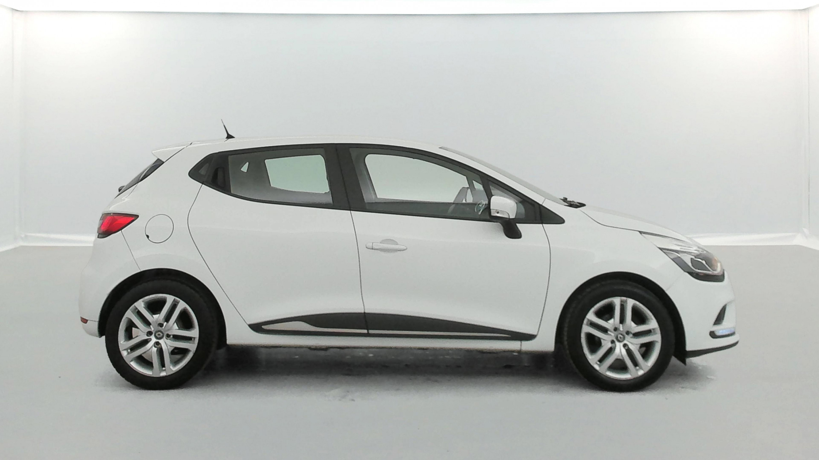 Vente en ligne Renault Clio 4 Clio dCi 75 Energy au prix de 10 970 €