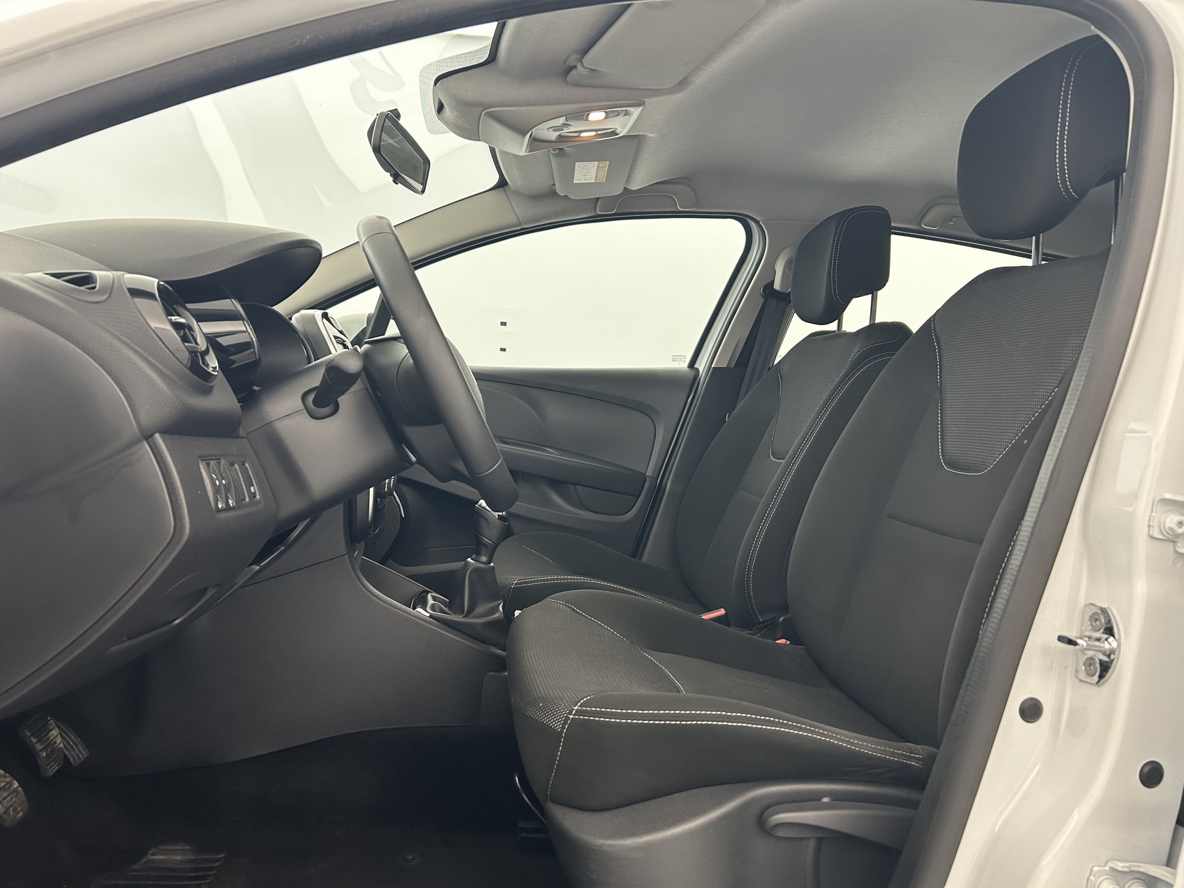 Vente en ligne Renault Clio 4 Clio dCi 75 Energy au prix de 10 970 €