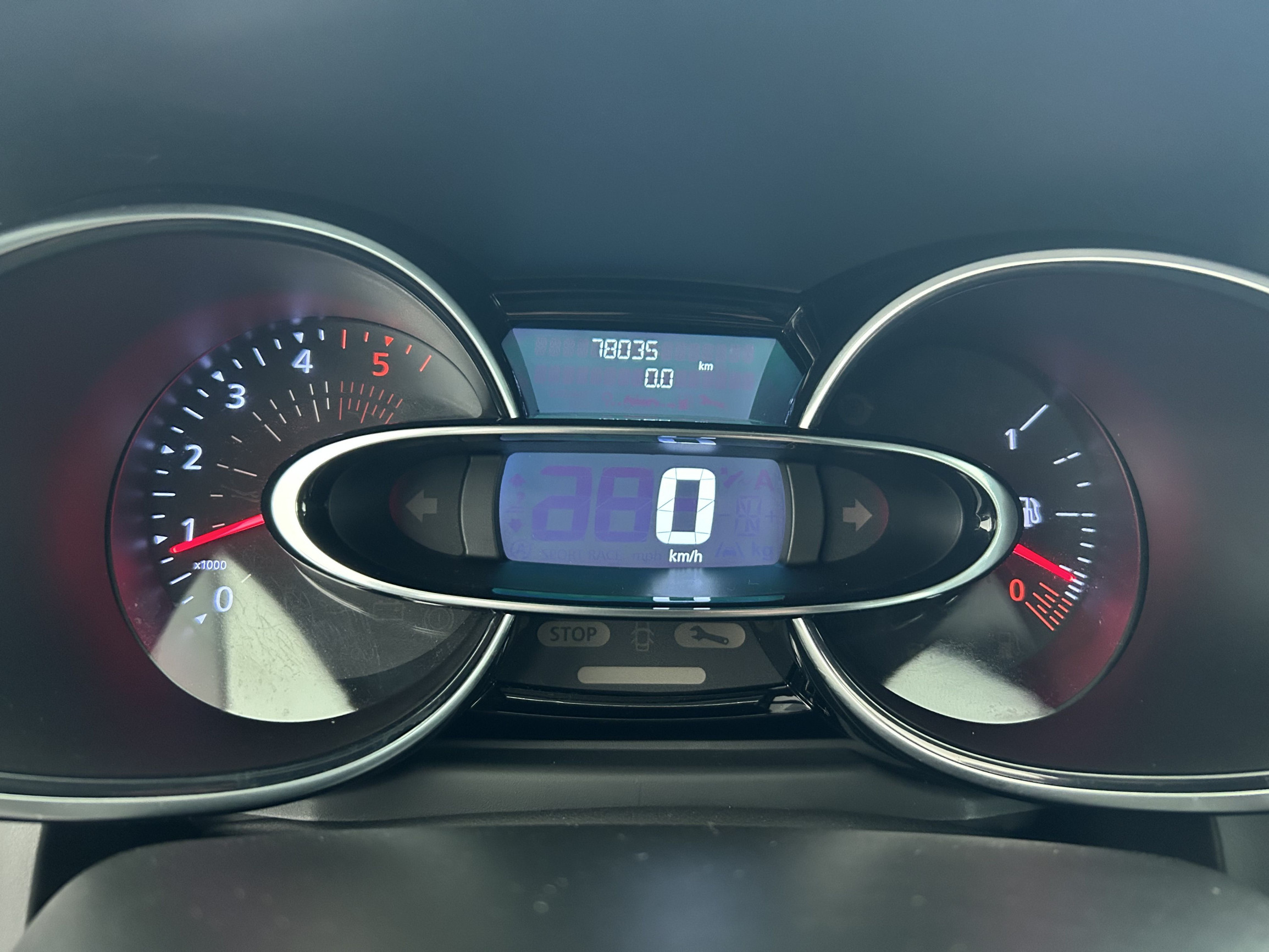 Vente en ligne Renault Clio 4 Clio dCi 75 Energy au prix de 10 970 €