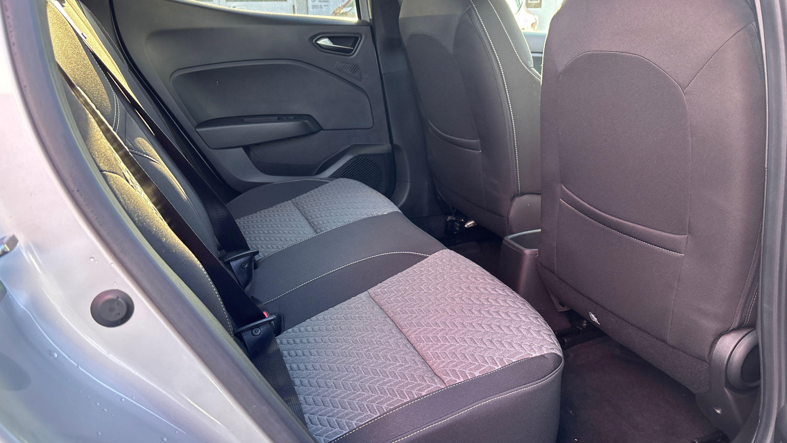 Vente en ligne Renault Clio 5 Clio E-Tech full hybrid 145 au prix de 15 970 €