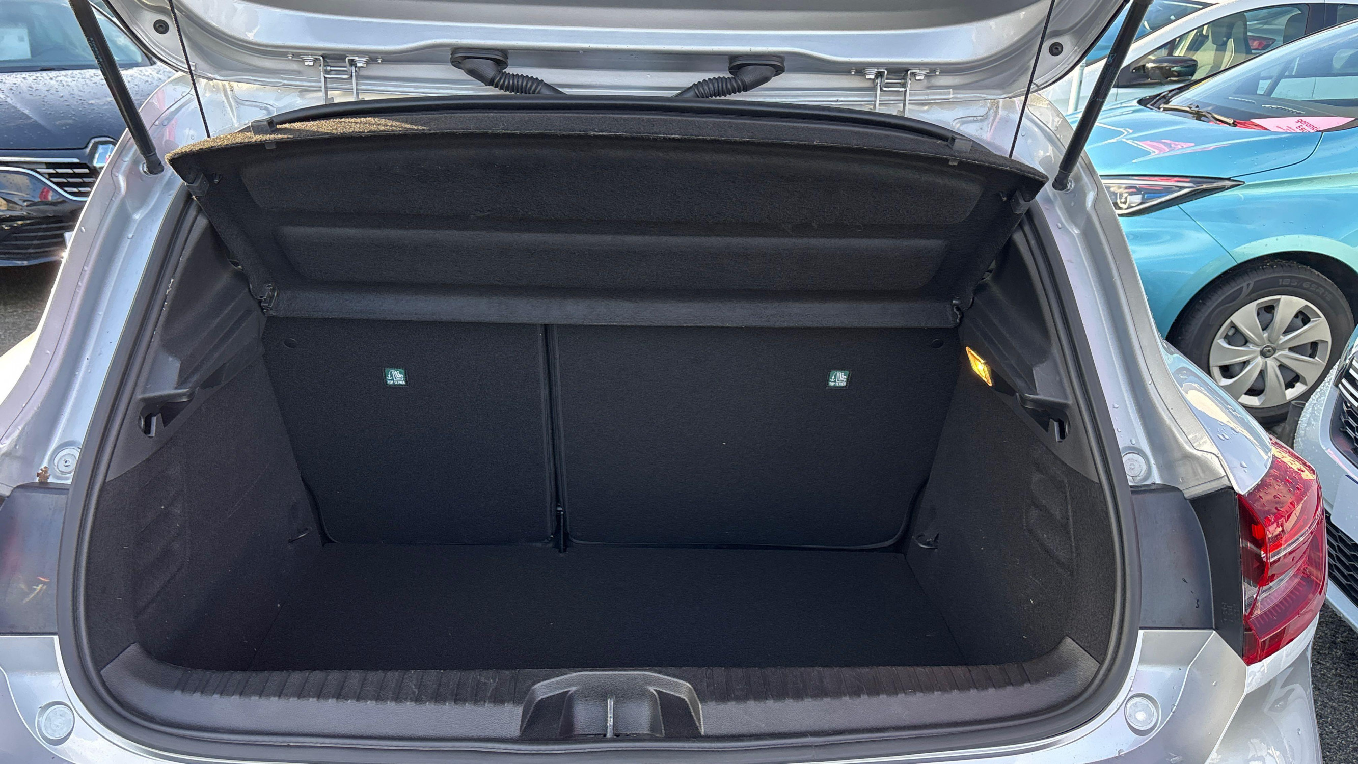 Vente en ligne Renault Clio 5 Clio E-Tech full hybrid 145 au prix de 15 970 €