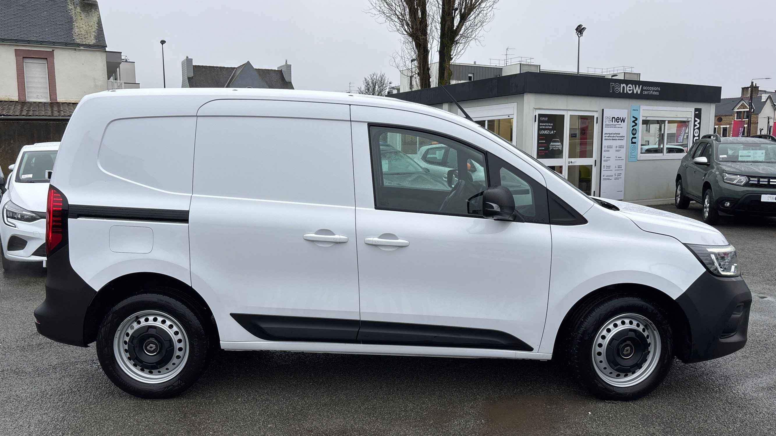 Vente en ligne Renault Kangoo Van  TCE 130 EDC au prix de 21 470 €