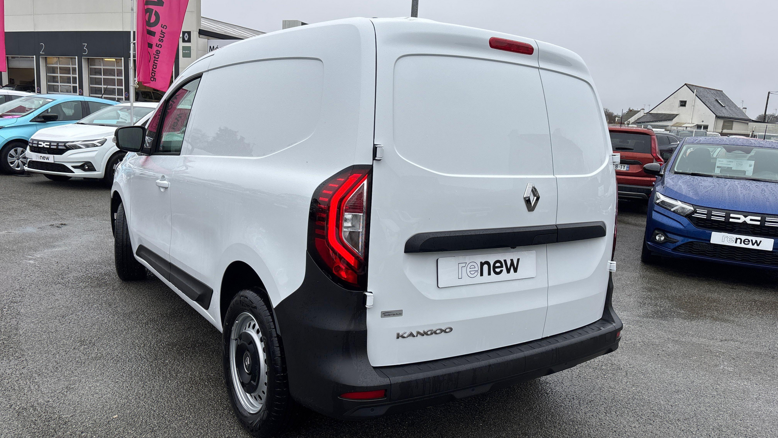 Vente en ligne Renault Kangoo Van  TCE 130 EDC au prix de 21 470 €