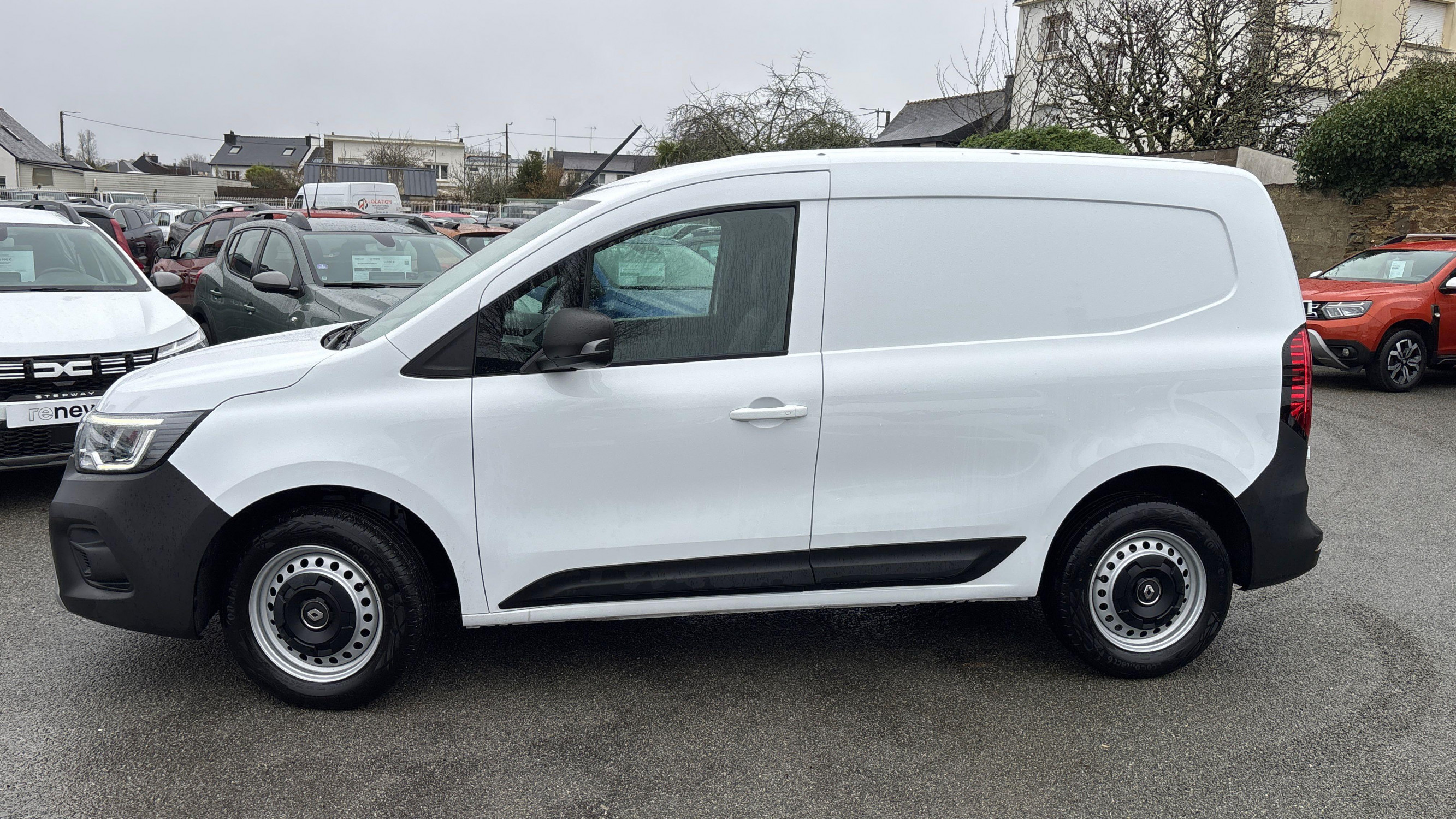 Vente en ligne Renault Kangoo Van  TCE 130 EDC au prix de 21 470 €
