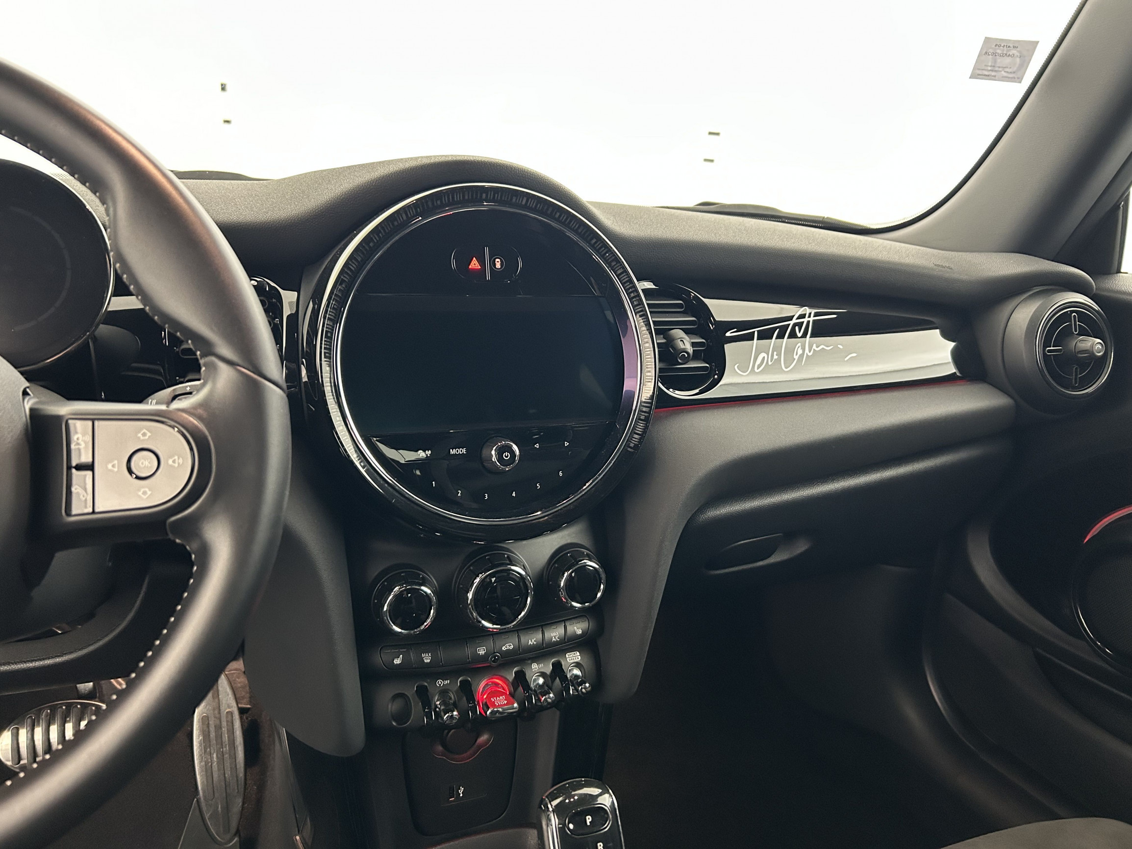 Vente en ligne Mini Mini Hatch 3 portes Hatch 3 Portes Cooper 136 ch DKG7 au prix de 23 970 €