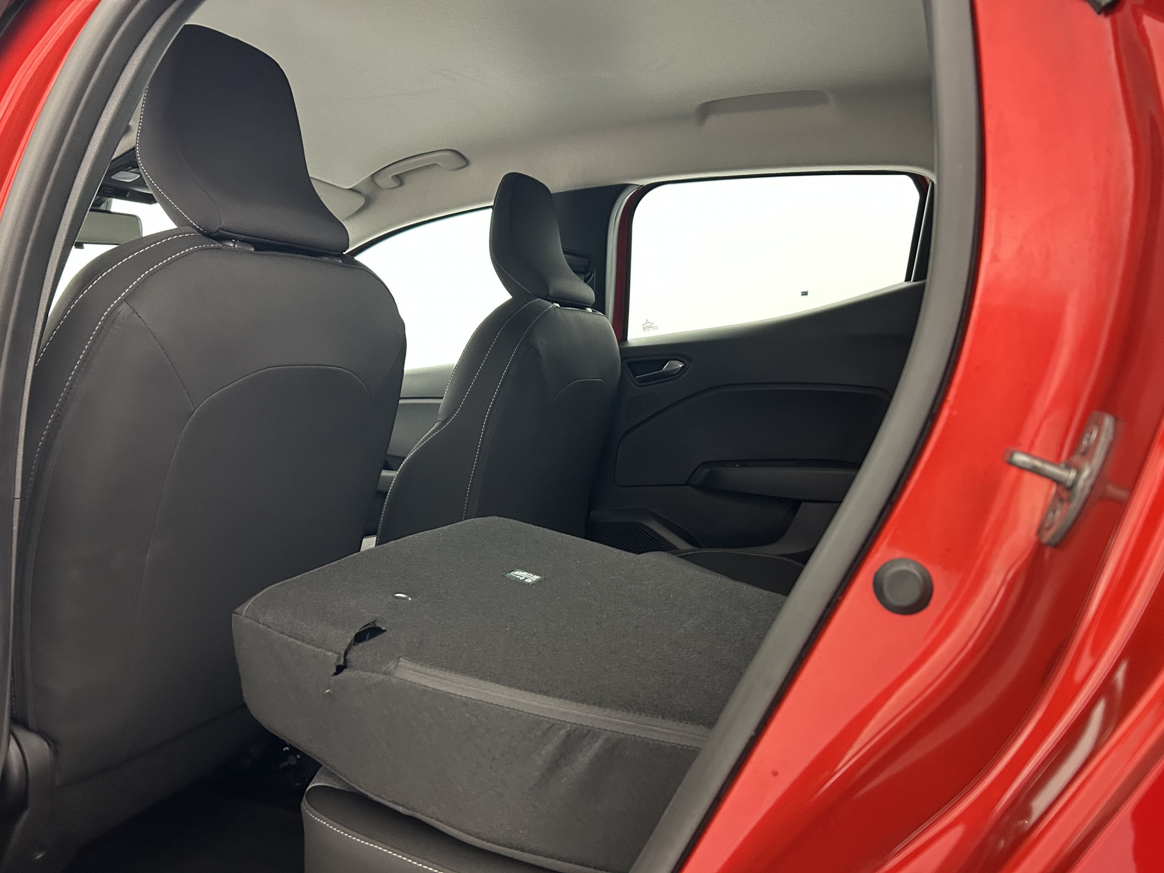 Vente en ligne Renault Clio 5 Clio Blue dCi 100 ch GSR2 au prix de 17 490 €