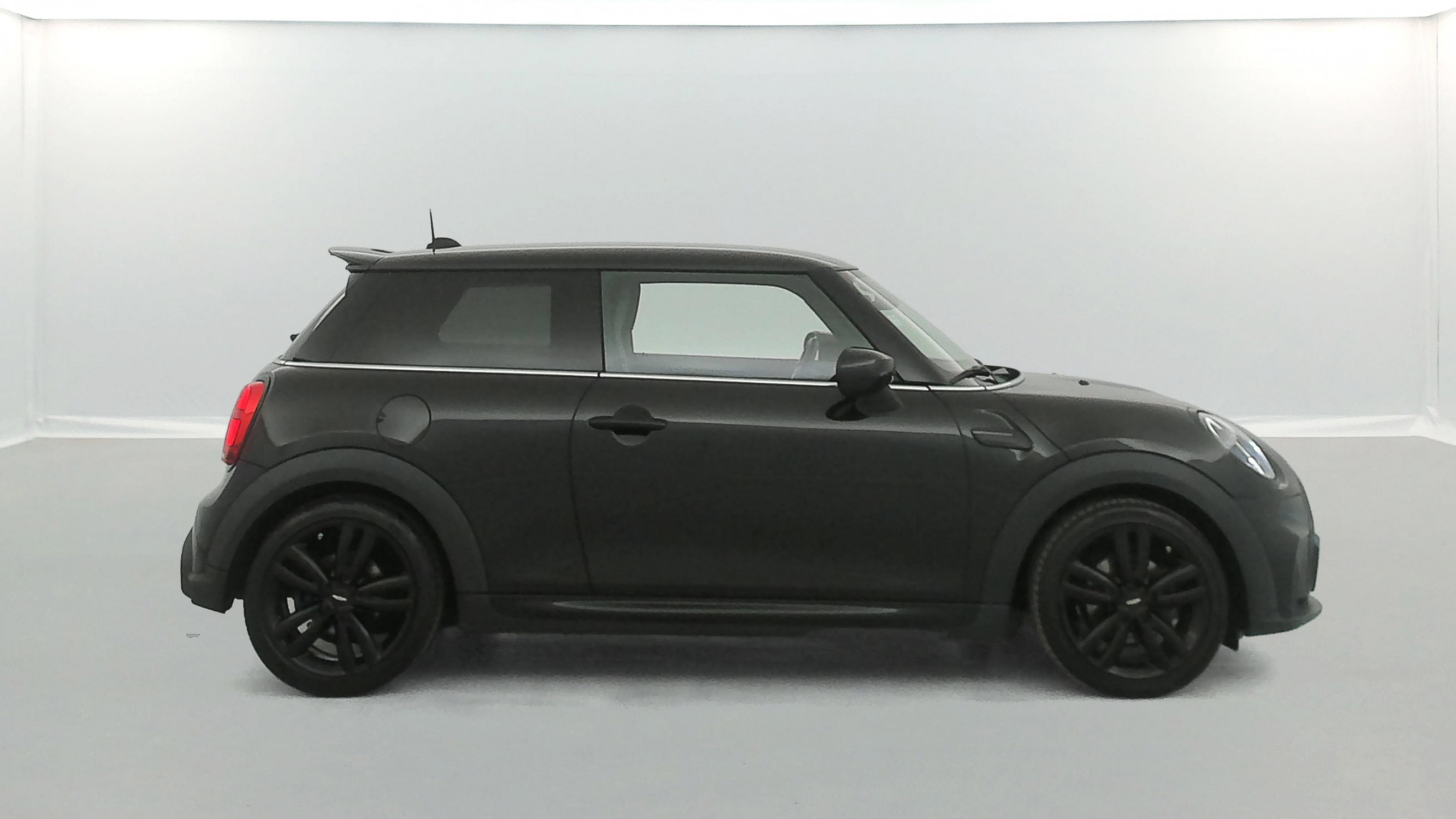 Vente en ligne Mini Mini Hatch 3 portes Hatch 3 Portes Cooper 136 ch DKG7 au prix de 23 970 €