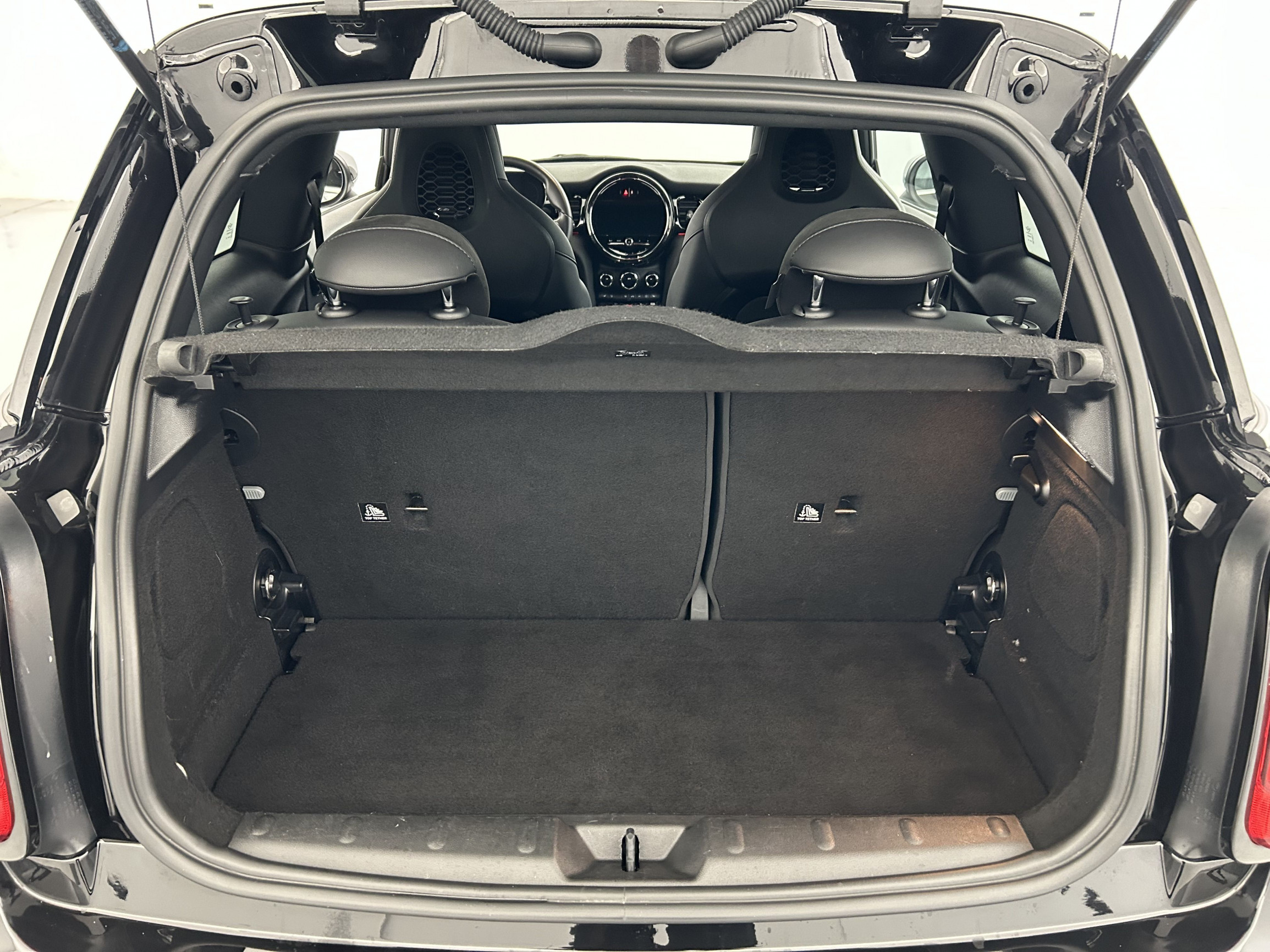 Vente en ligne Mini Mini Hatch 3 portes Hatch 3 Portes Cooper 136 ch DKG7 au prix de 23 970 €