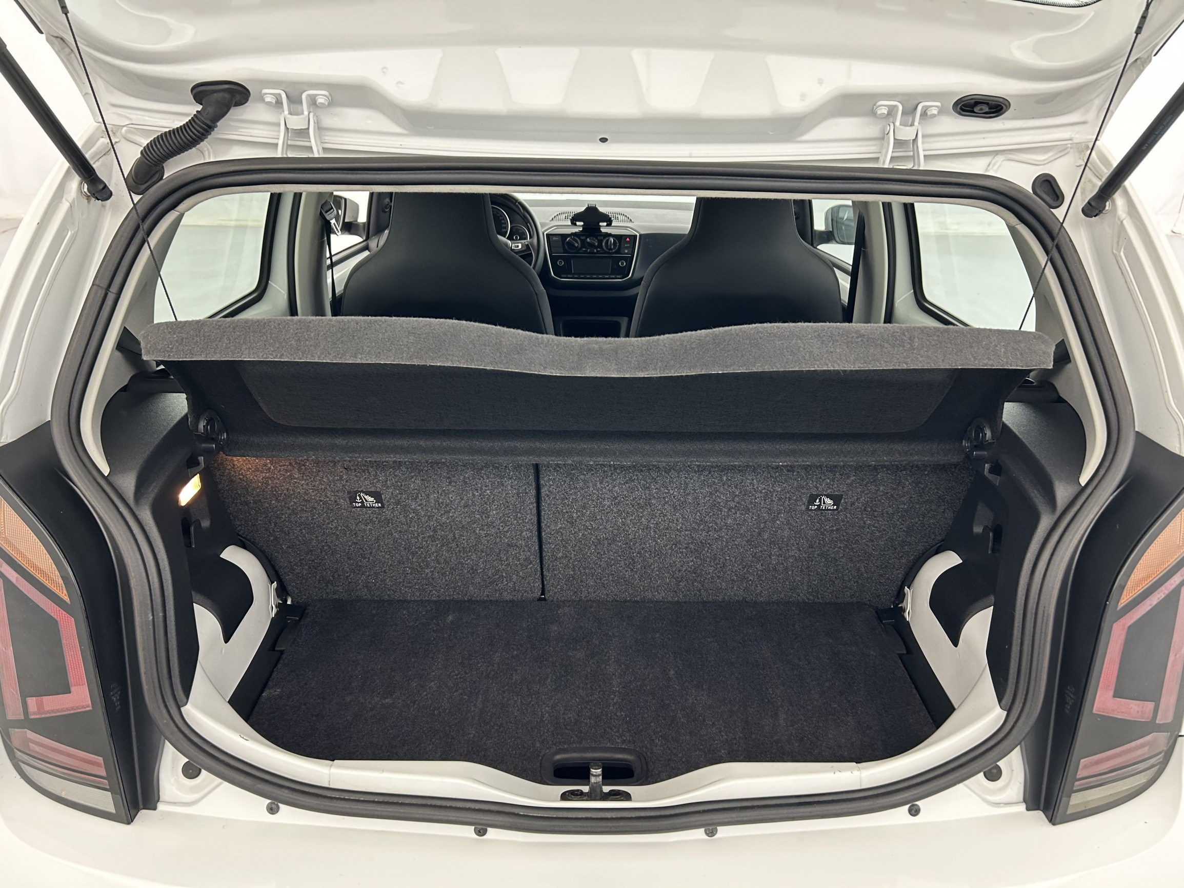 Vente en ligne Volkswagen UP! 2.0 Up 1.0 65 BlueMotion Technology BVM5 au prix de 9 990 €