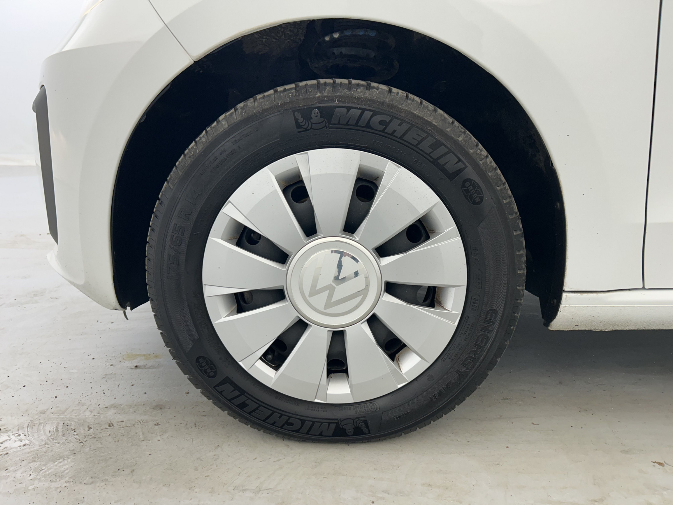 Vente en ligne Volkswagen UP! 2.0 Up 1.0 65 BlueMotion Technology BVM5 au prix de 9 990 €