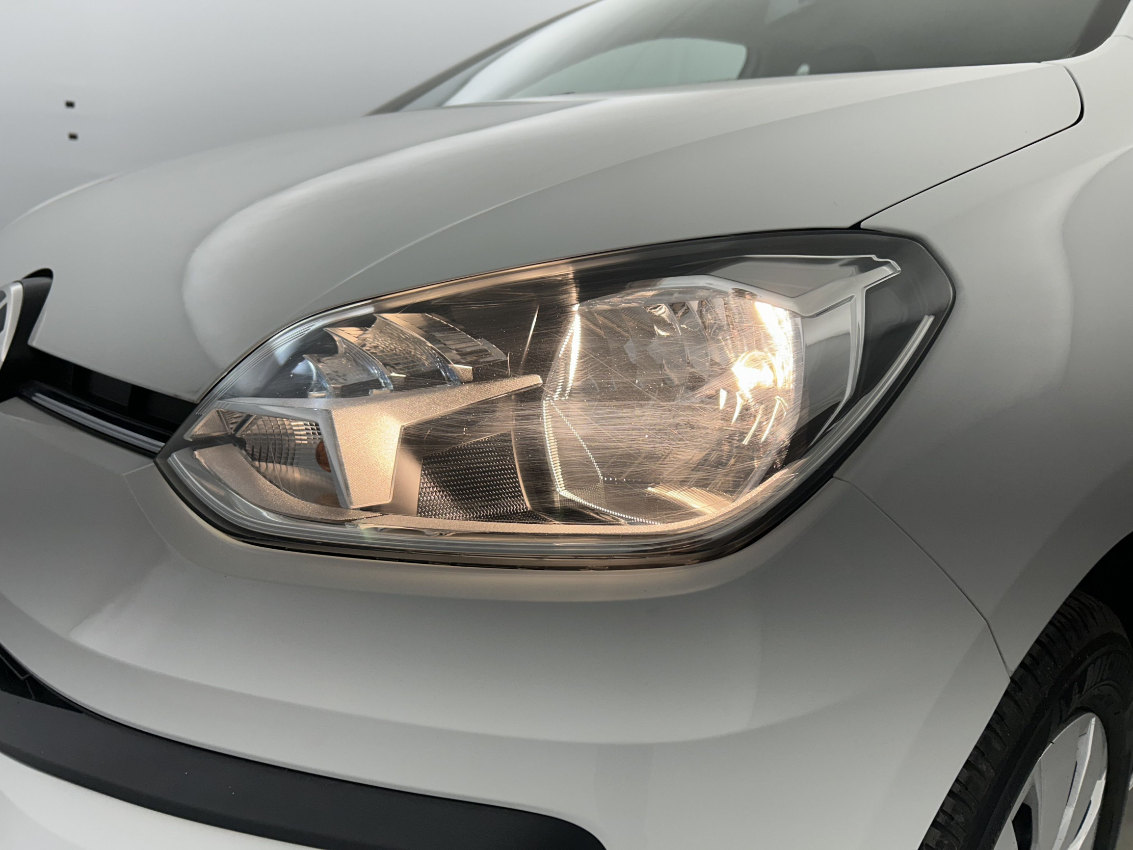 Vente en ligne Volkswagen UP! 2.0 Up 1.0 65 BlueMotion Technology BVM5 au prix de 9 990 €