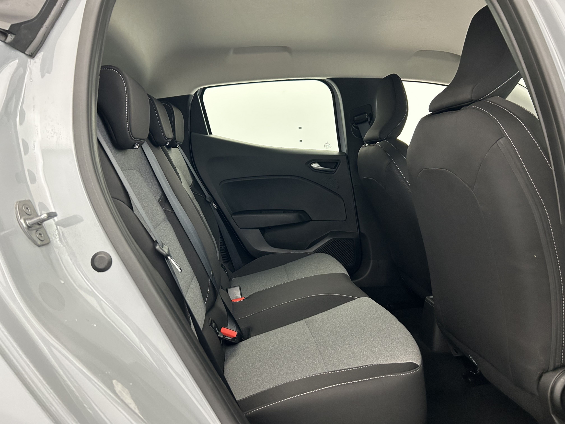 Vente en ligne Renault Clio 5 Clio E-Tech full hybrid 145 ch GSR2 au prix de 20 270 €