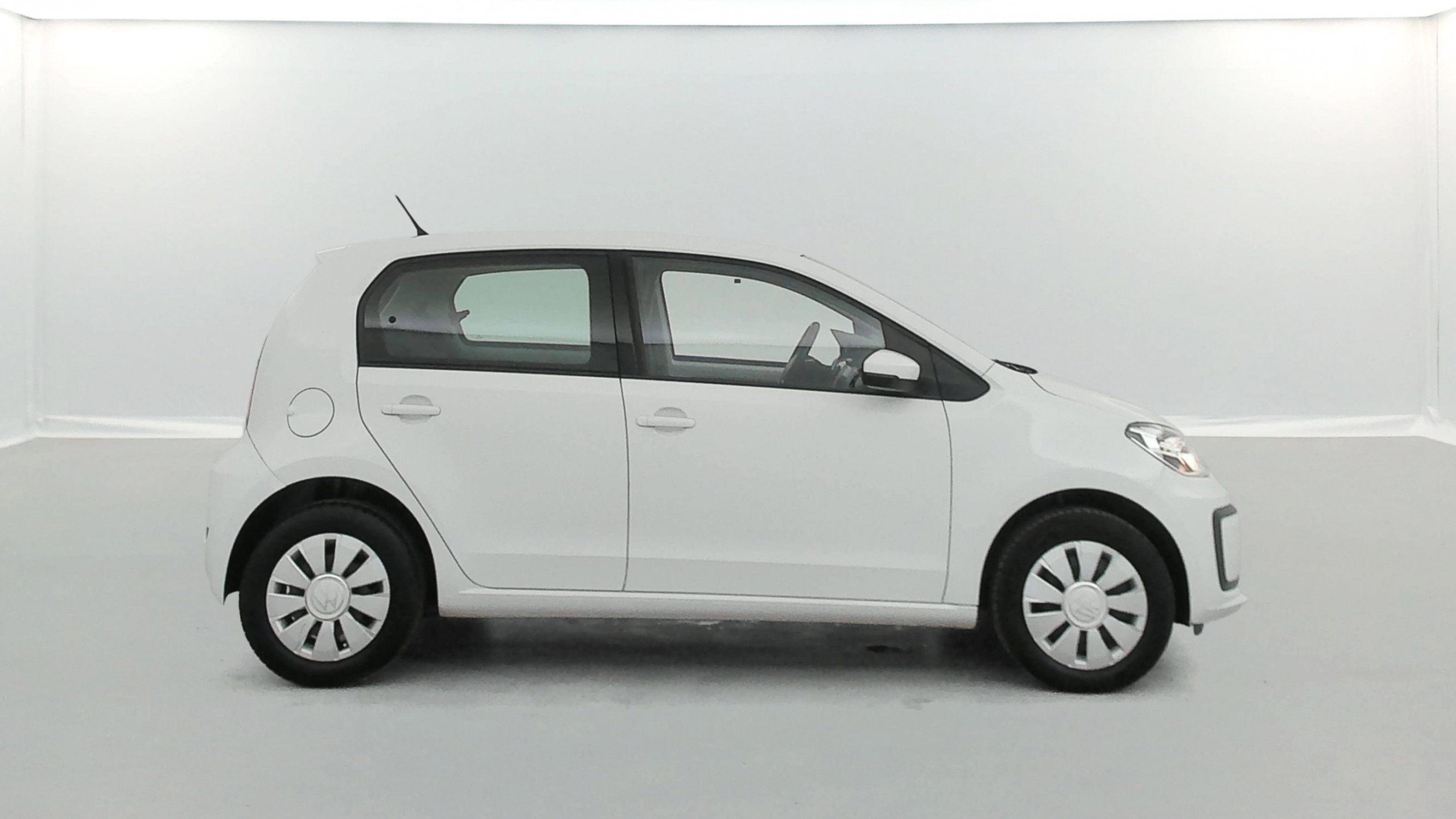 Vente en ligne Volkswagen UP! 2.0 Up 1.0 65 BlueMotion Technology BVM5 au prix de 9 990 €