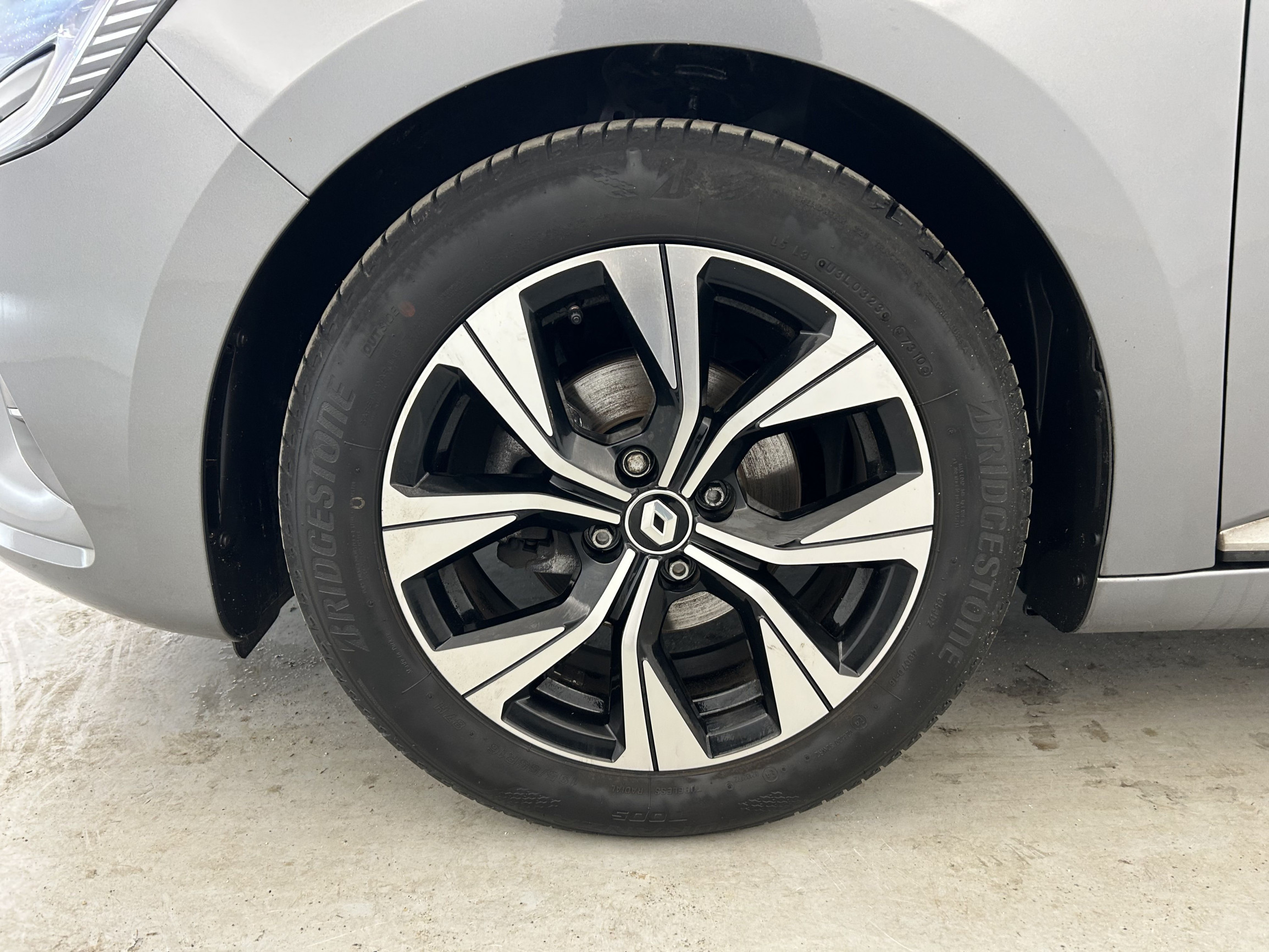 Vente en ligne Renault Clio 5 Clio TCe 100 GPL au prix de 14 990 €