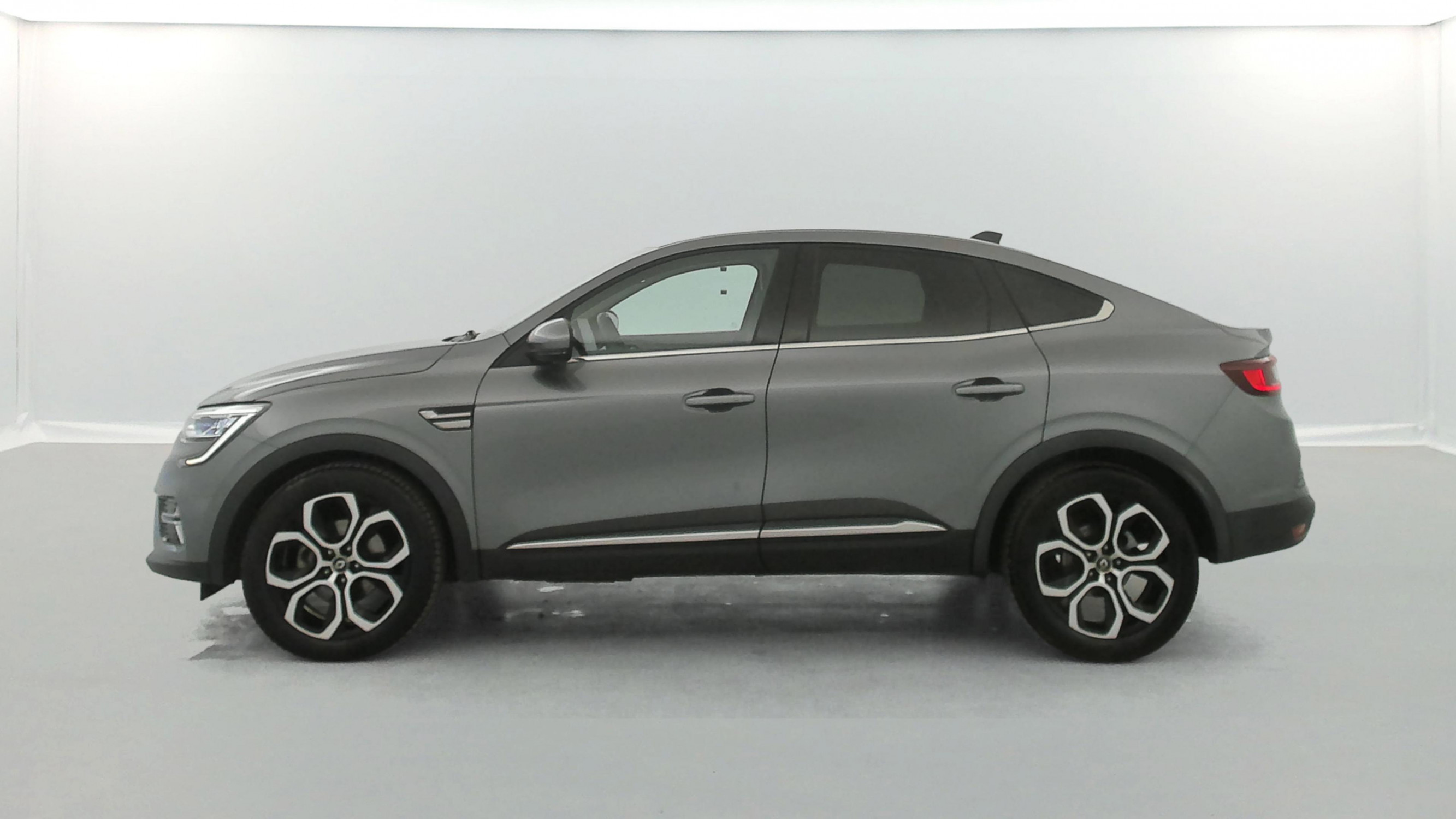 Vente en ligne Renault Arkana  E-Tech 145 - 21B au prix de 18 970 €