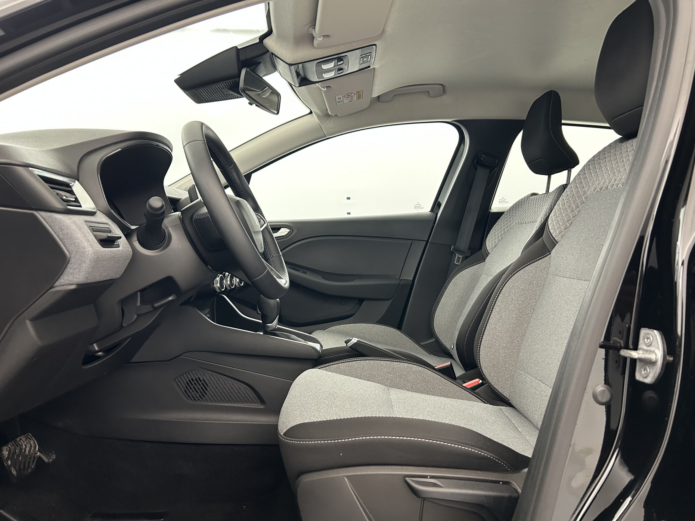 Vente en ligne Renault Clio 5 Clio E-Tech full hybrid 145 ch GSR2 au prix de 21 121 €