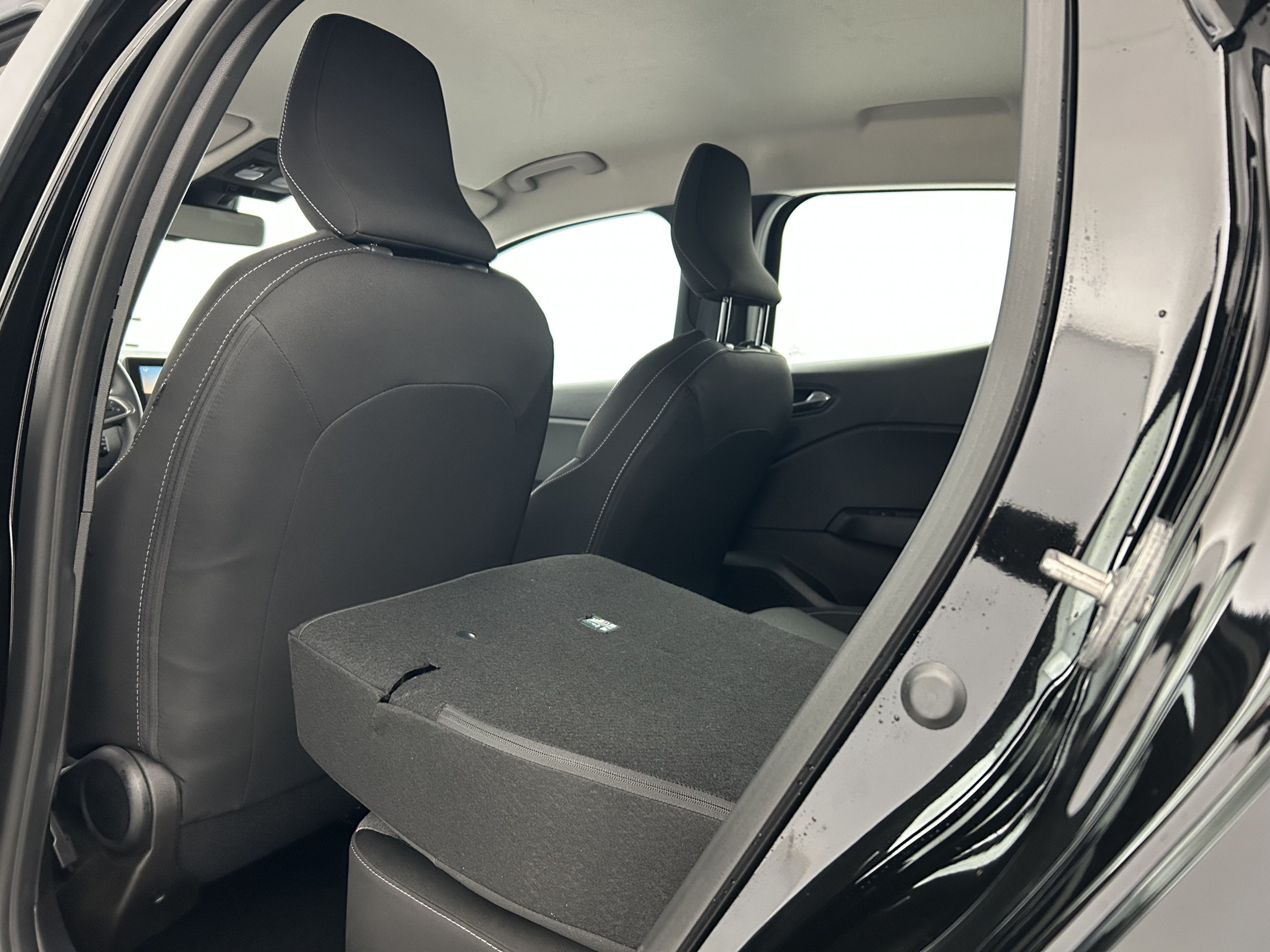 Vente en ligne Renault Clio 5 Clio E-Tech full hybrid 145 ch GSR2 au prix de 21 121 €