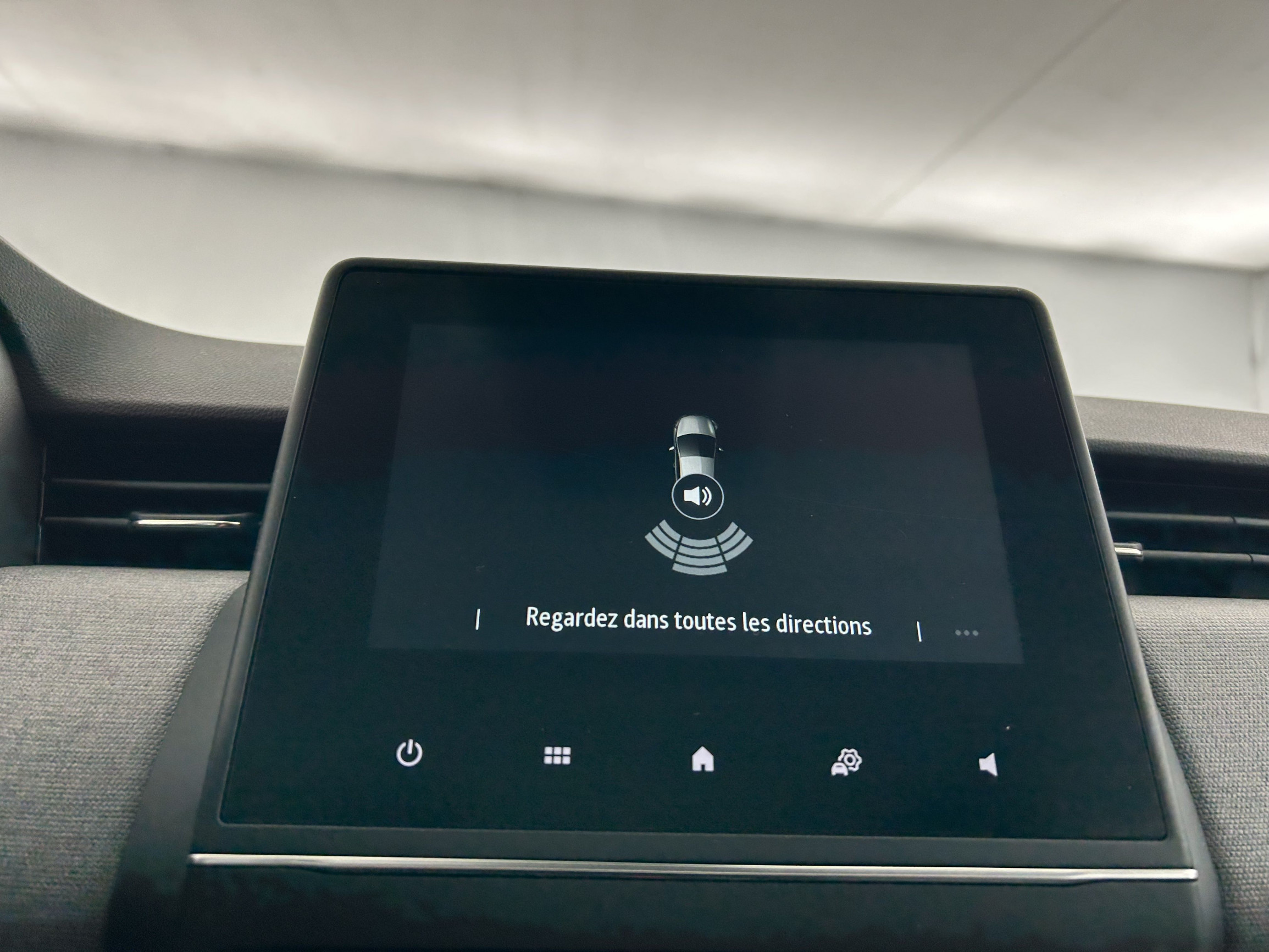 Vente en ligne Renault Clio 5 Clio E-Tech full hybrid 145 ch GSR2 au prix de 21 121 €